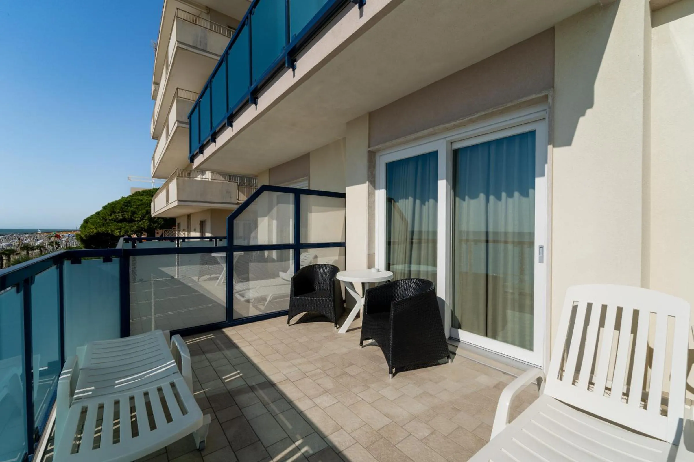 Property building in Hotel Souvenir