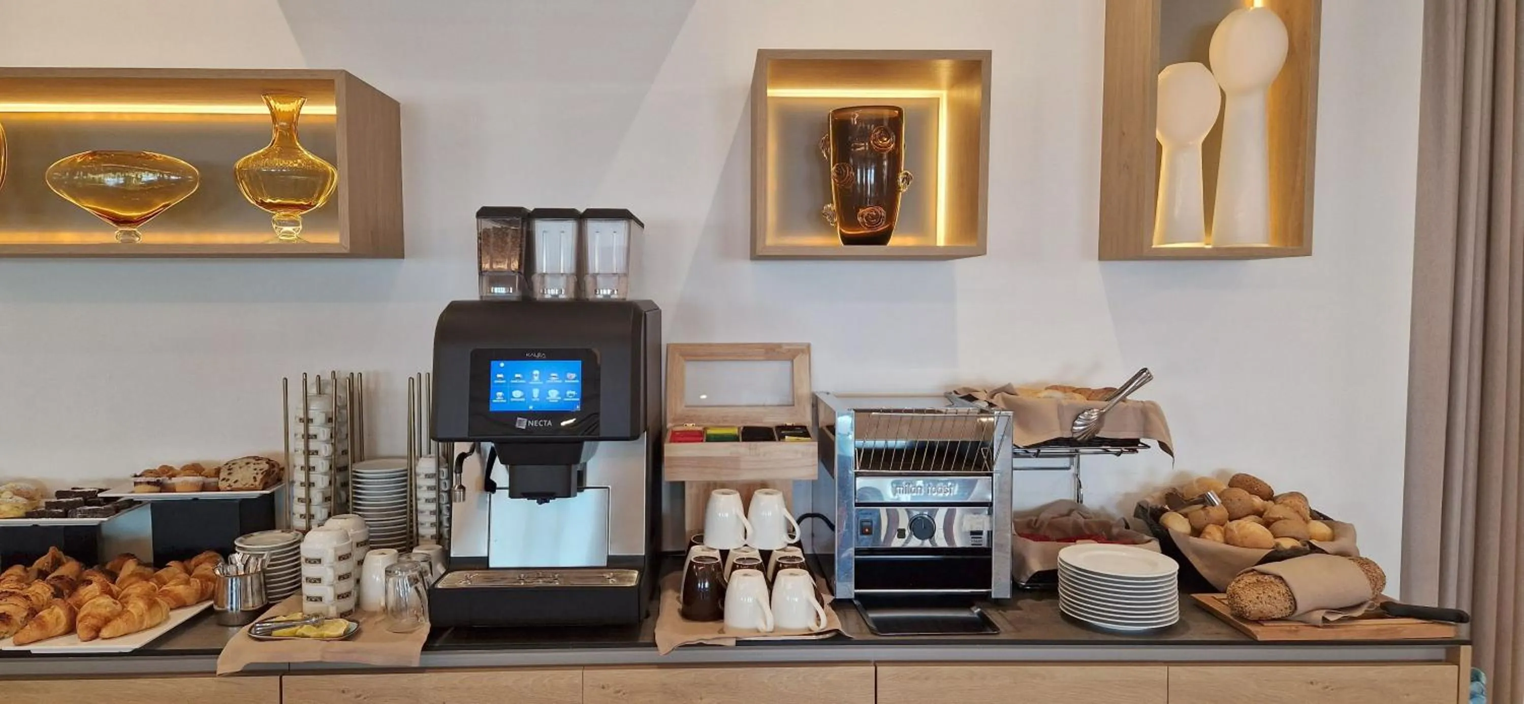 Breakfast in Hotel Souvenir