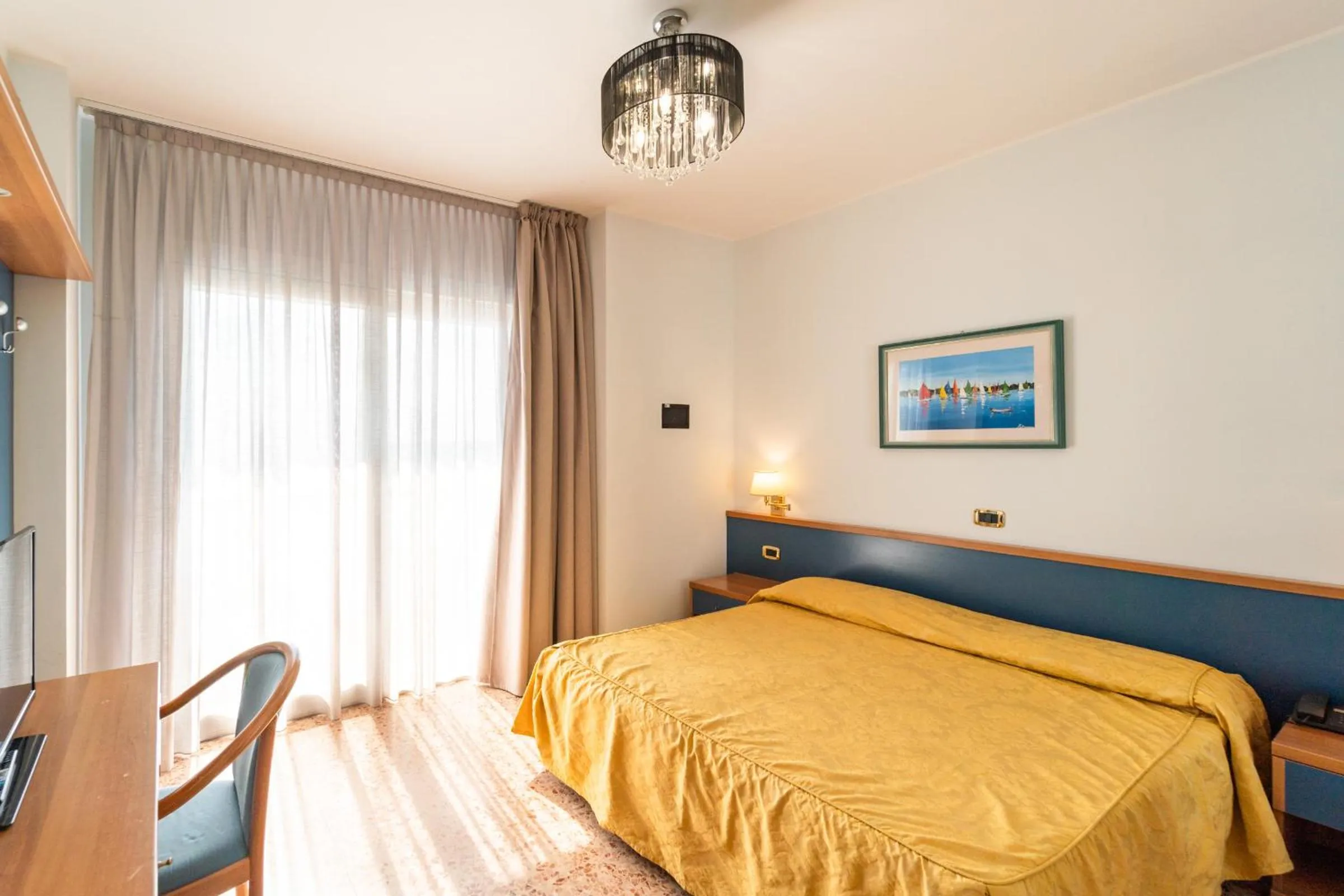 Bedroom, Bed in Hotel Souvenir