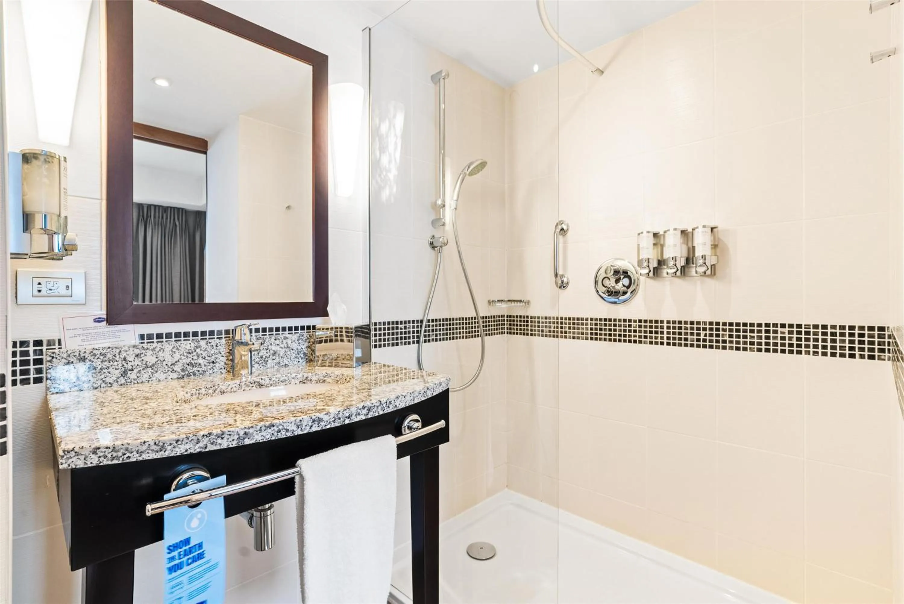 Bathroom in Hampton by Hilton Cluj-Napoca