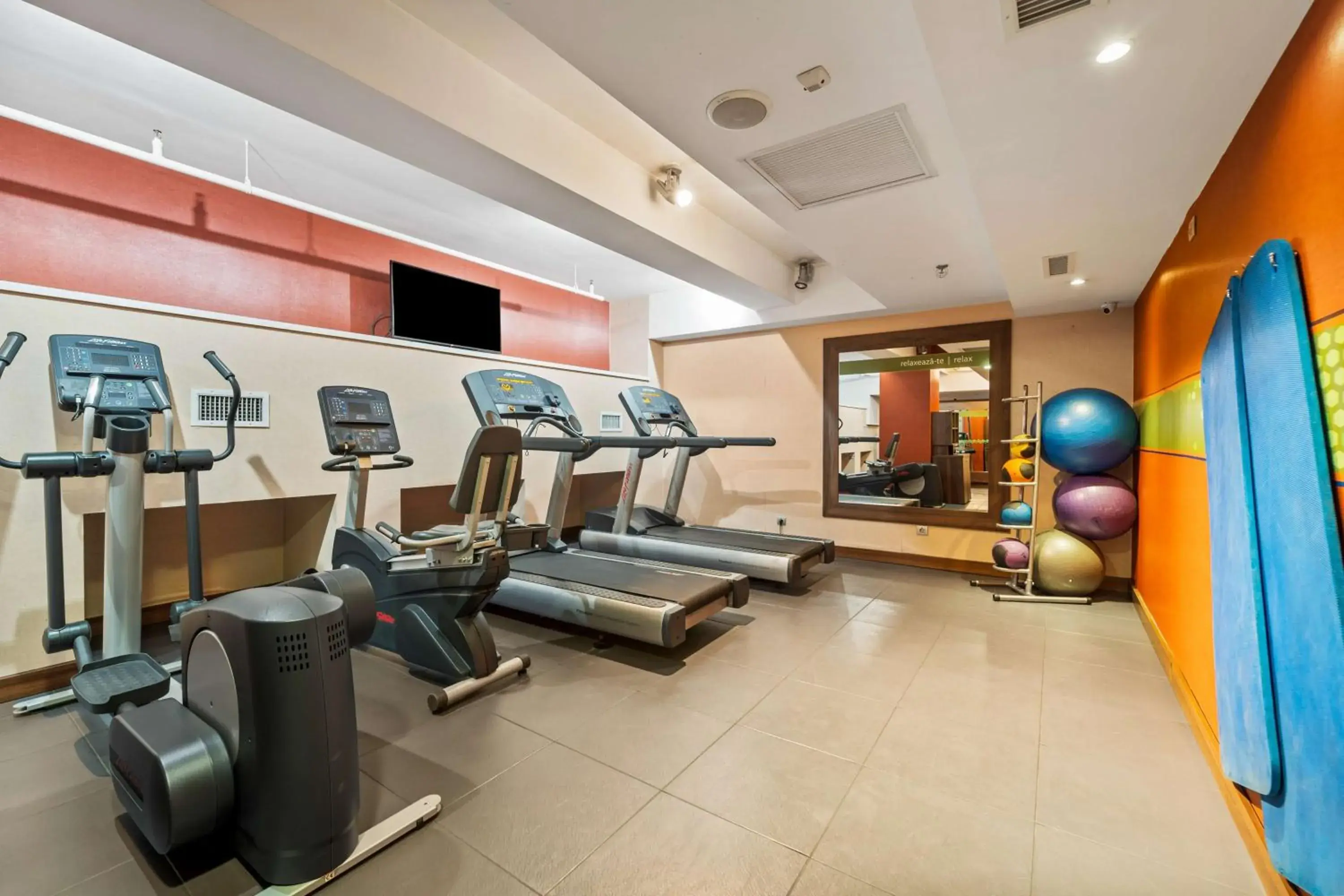 Fitness centre/facilities in Hampton by Hilton Cluj-Napoca Fitness centre/facilities in Hampton by Hilton Cluj-Napoca