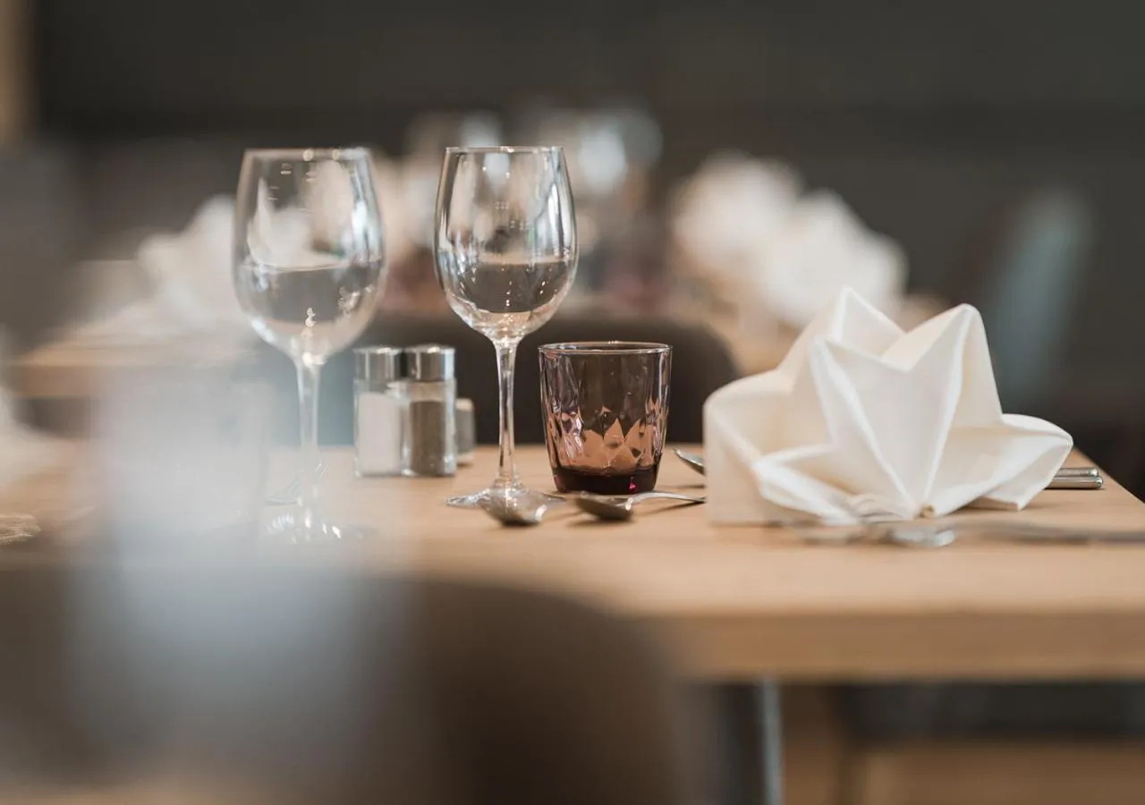 Restaurant/places to eat in Park Hotel Villa Etschland