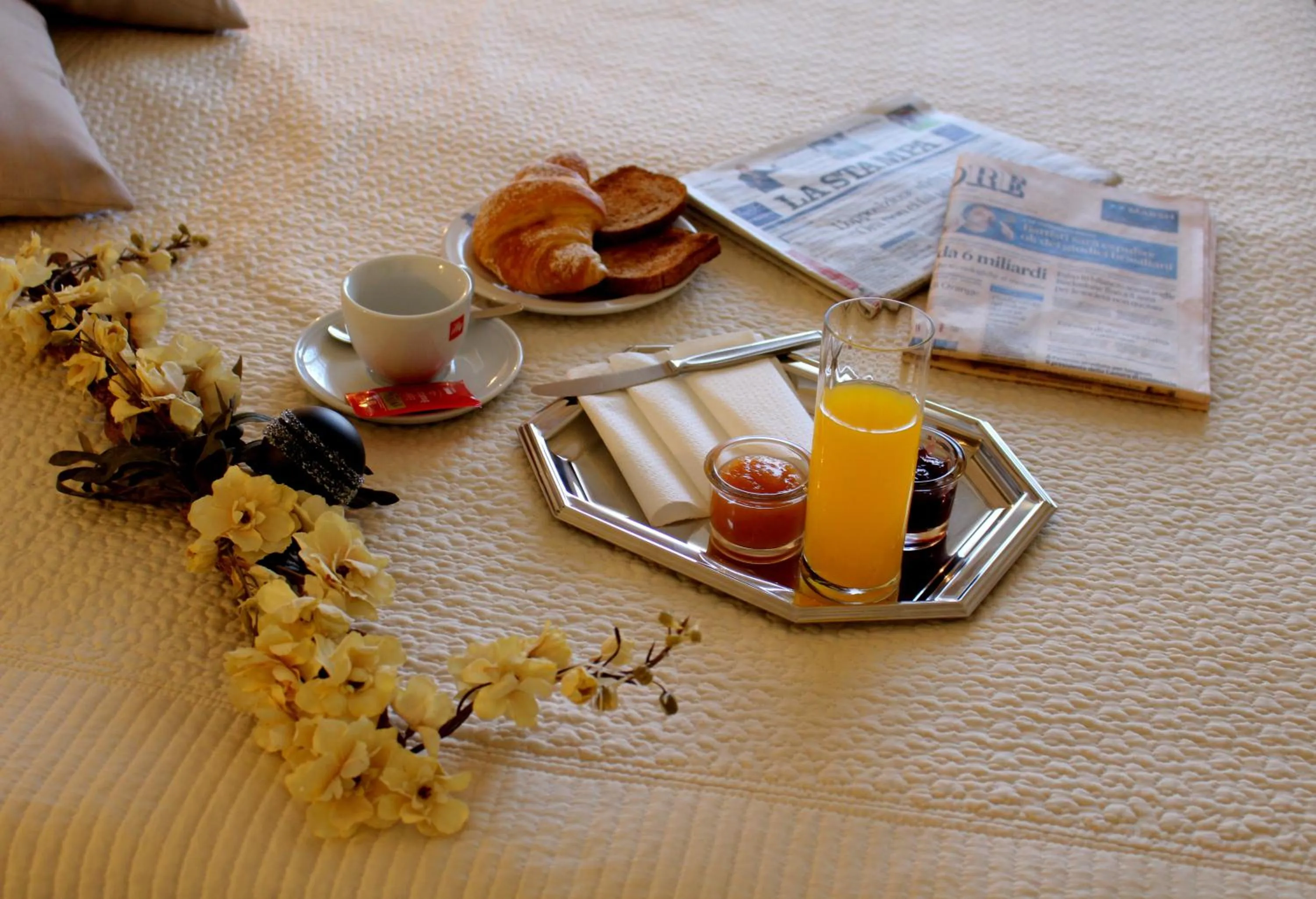 Shower in Eremes Rooms & Apartments