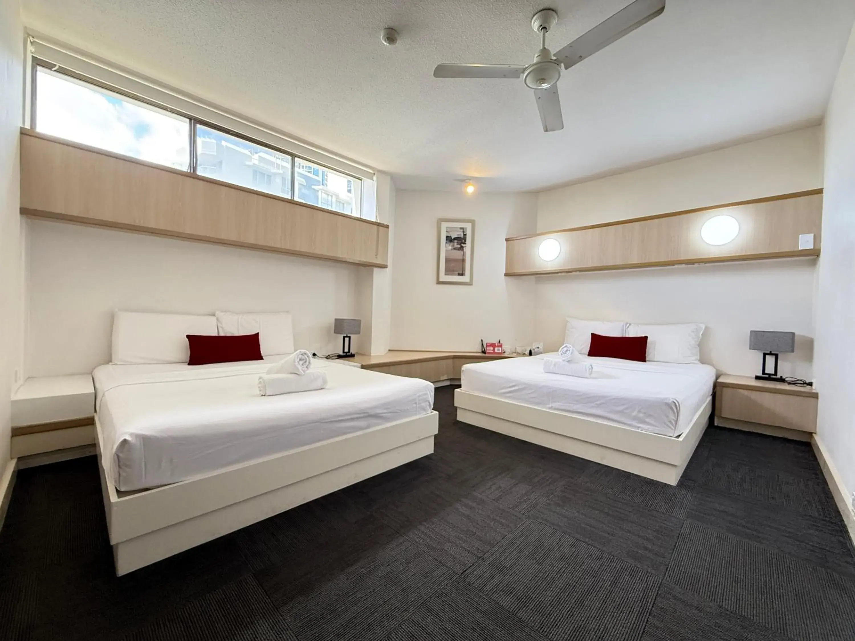 Bed in Tiki Hotel Apartments Surfers Paradise Bed in Tiki Hotel Apartments Surfers Paradise