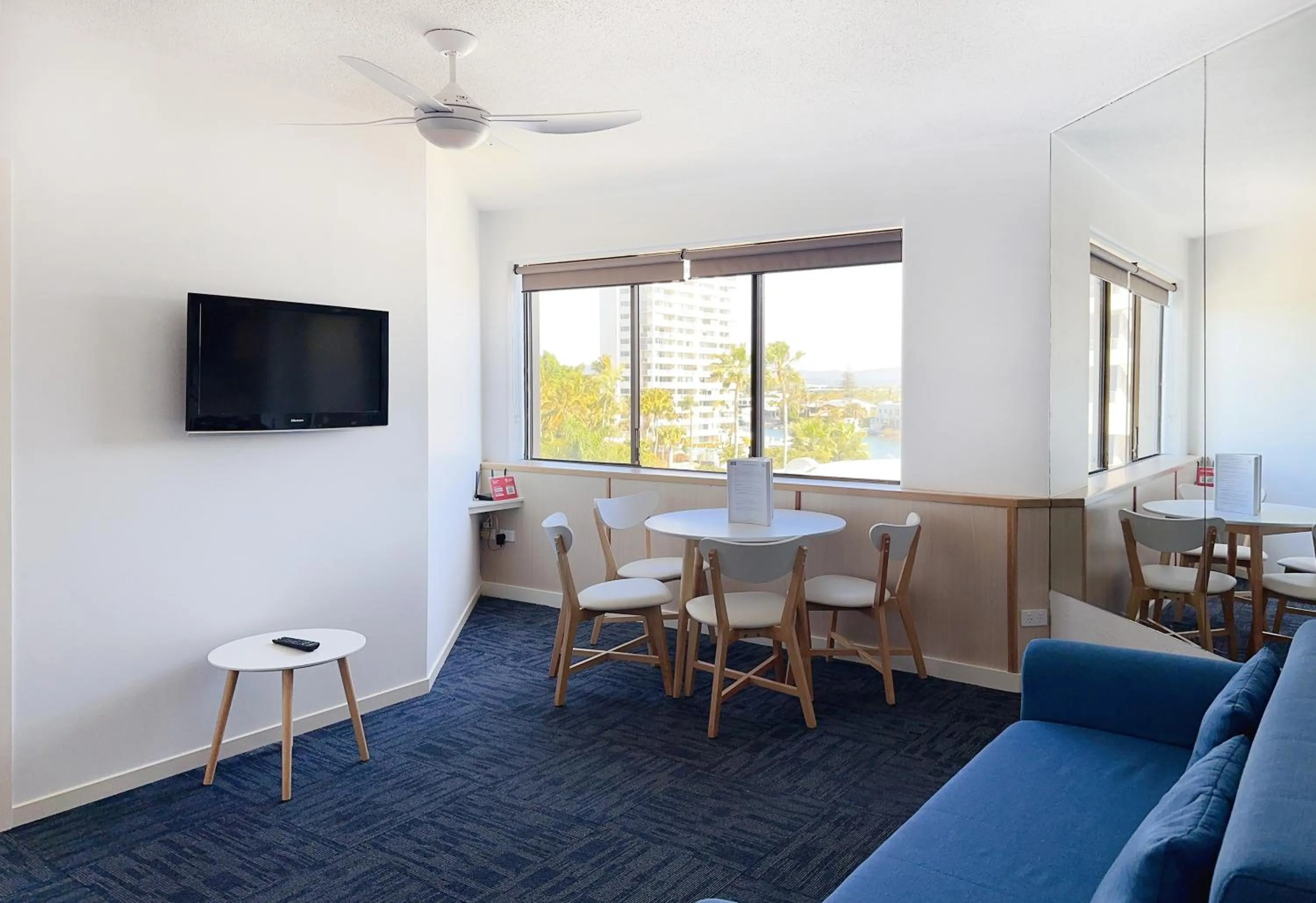 Living room in Tiki Hotel Apartments Surfers Paradise