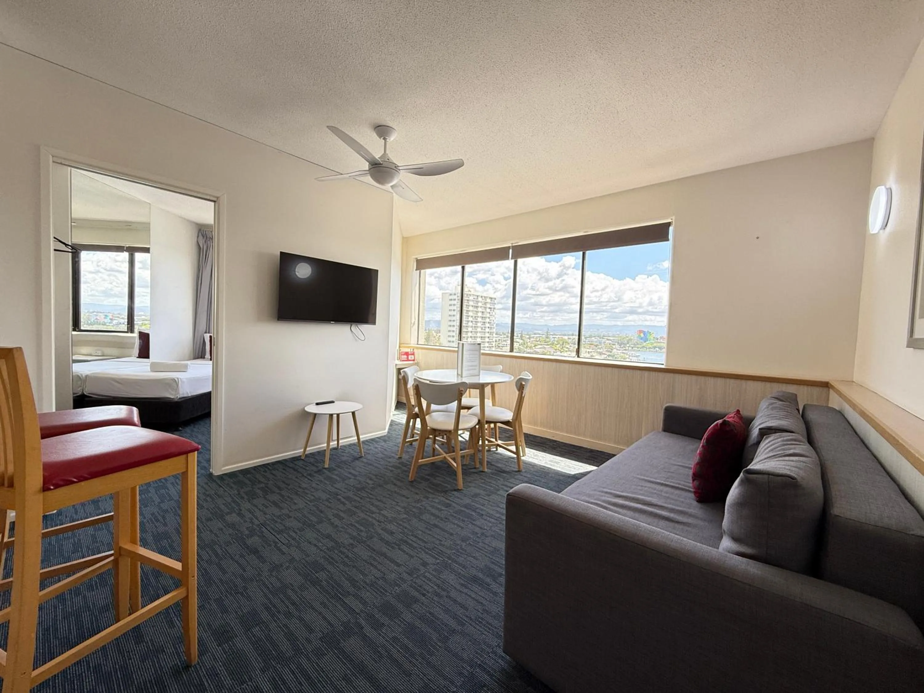 Living room in Tiki Hotel Apartments Surfers Paradise
