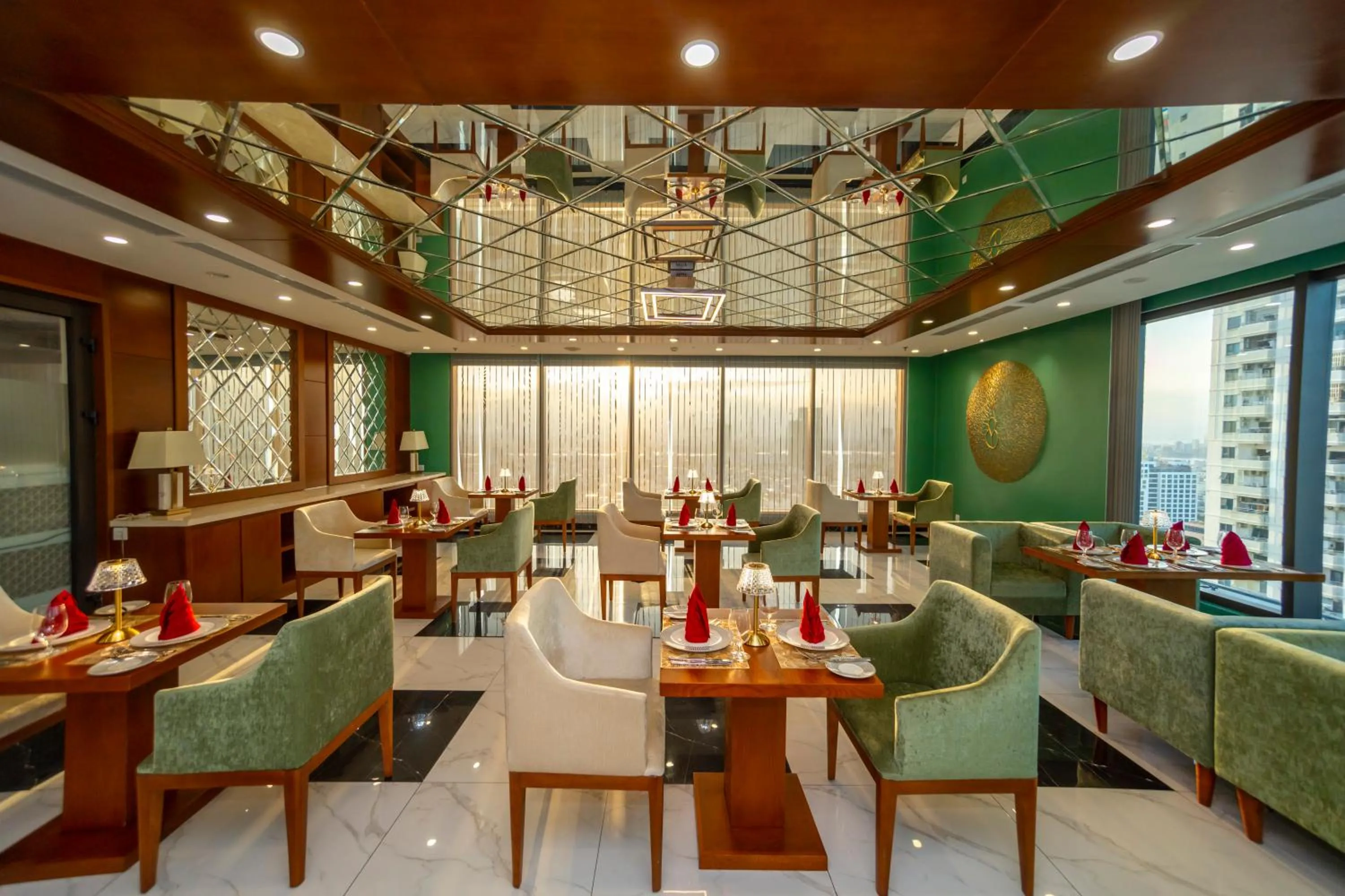 Restaurant/places to eat in Rosamia Da Nang Hotel