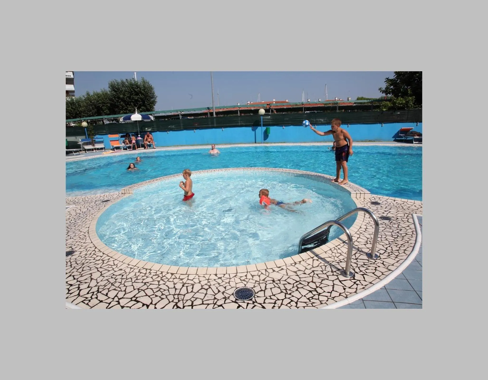 Swimming pool in Hotel Ambassador