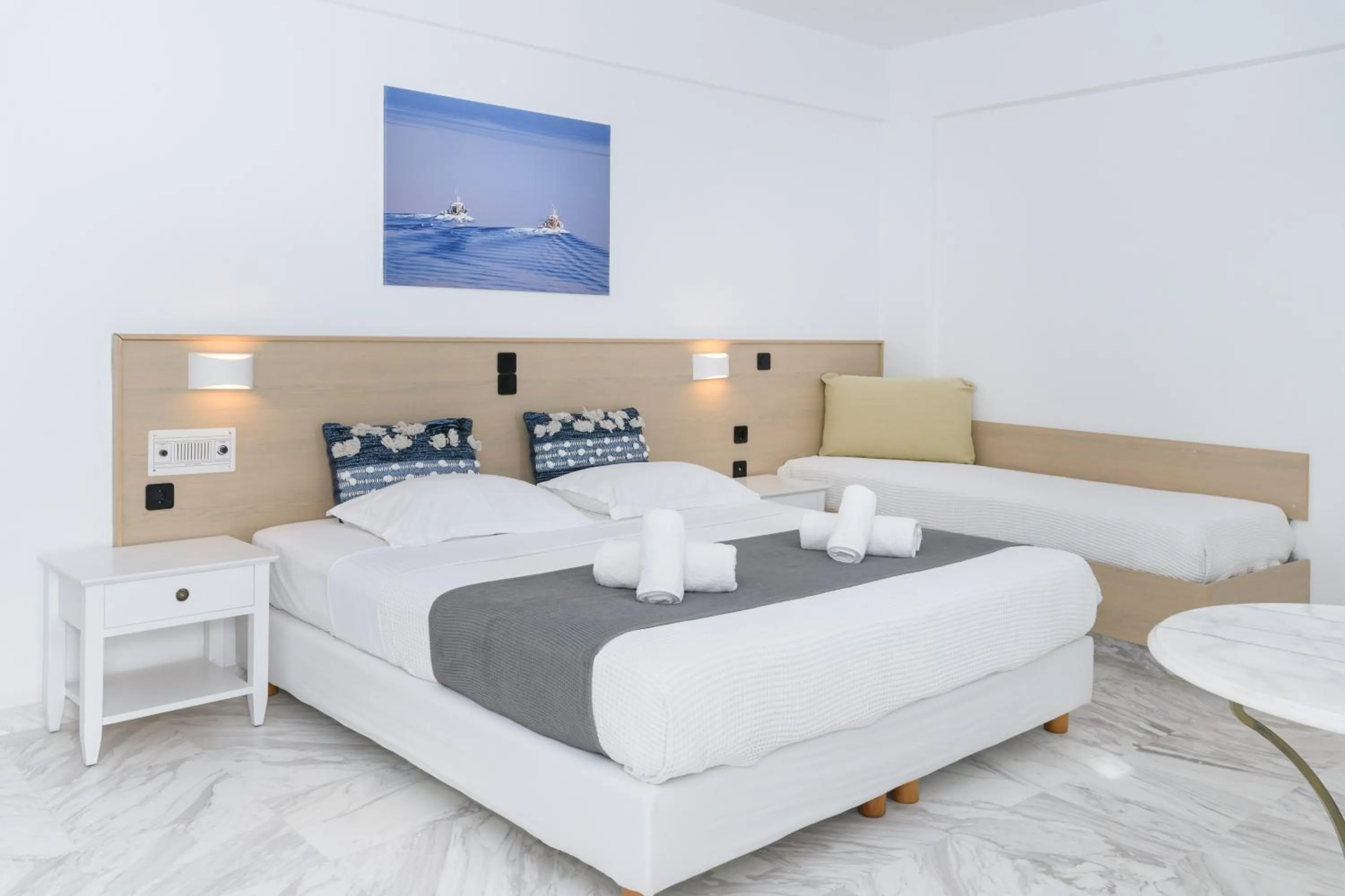 Bedroom in Sunset View Hotel