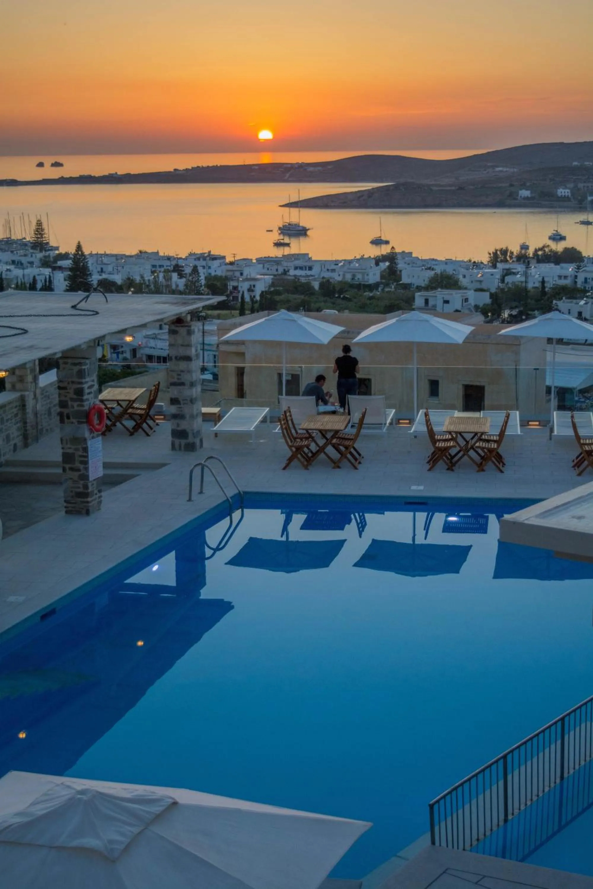 Restaurant/places to eat in Sunset View Hotel