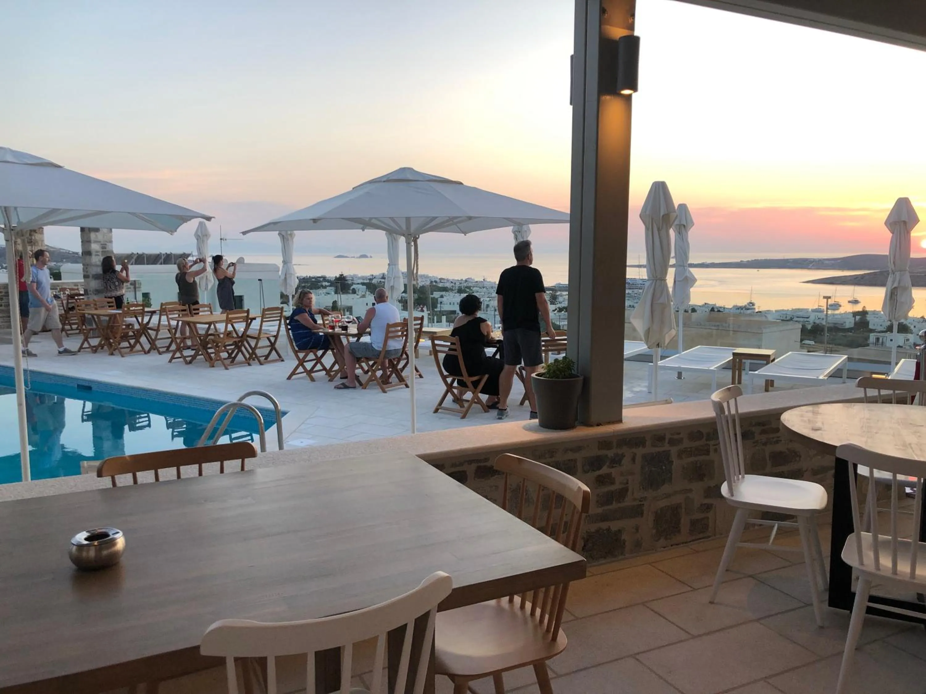 Restaurant/places to eat in Sunset View Hotel