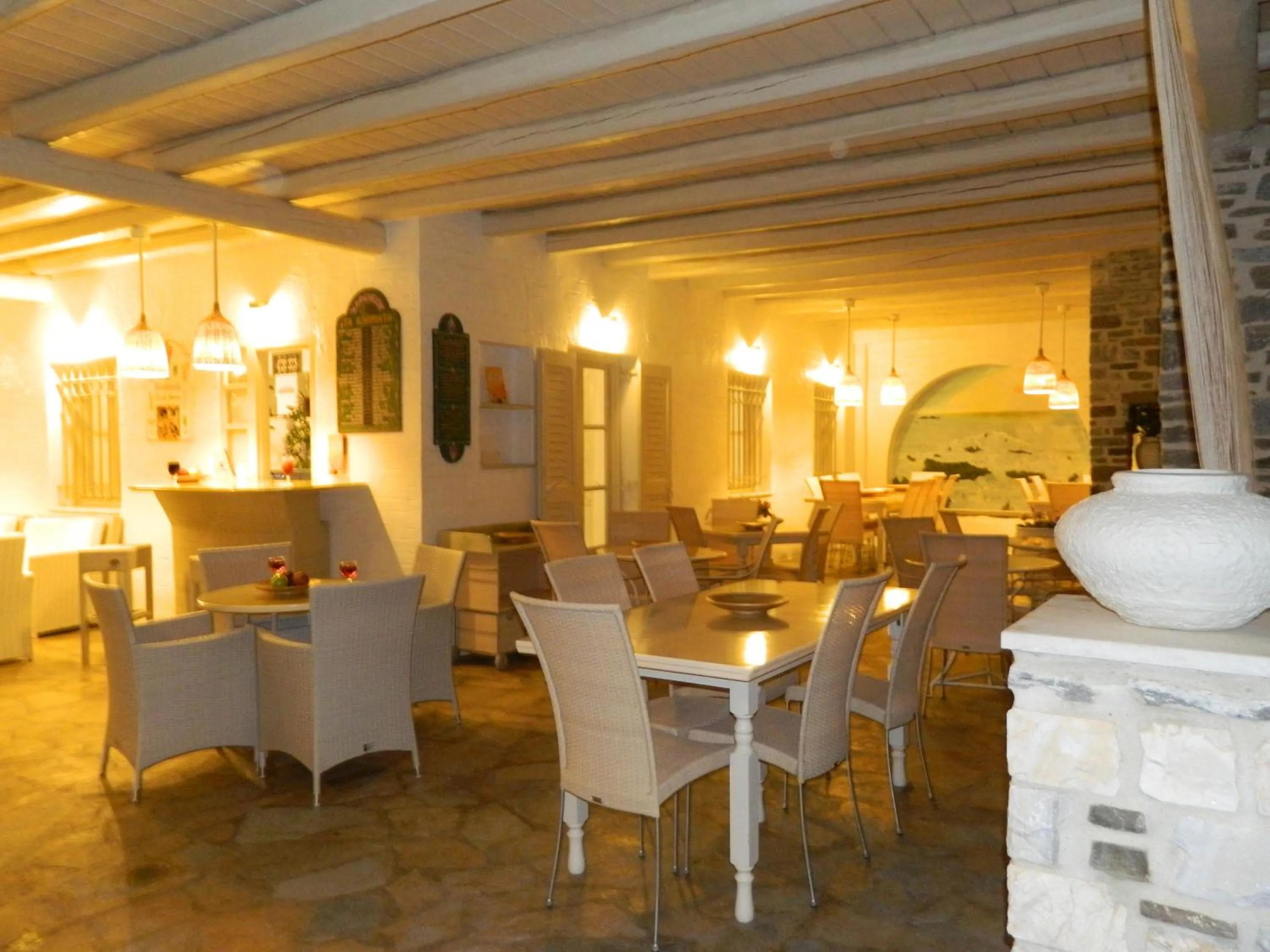 Restaurant/places to eat in Sunset View Hotel