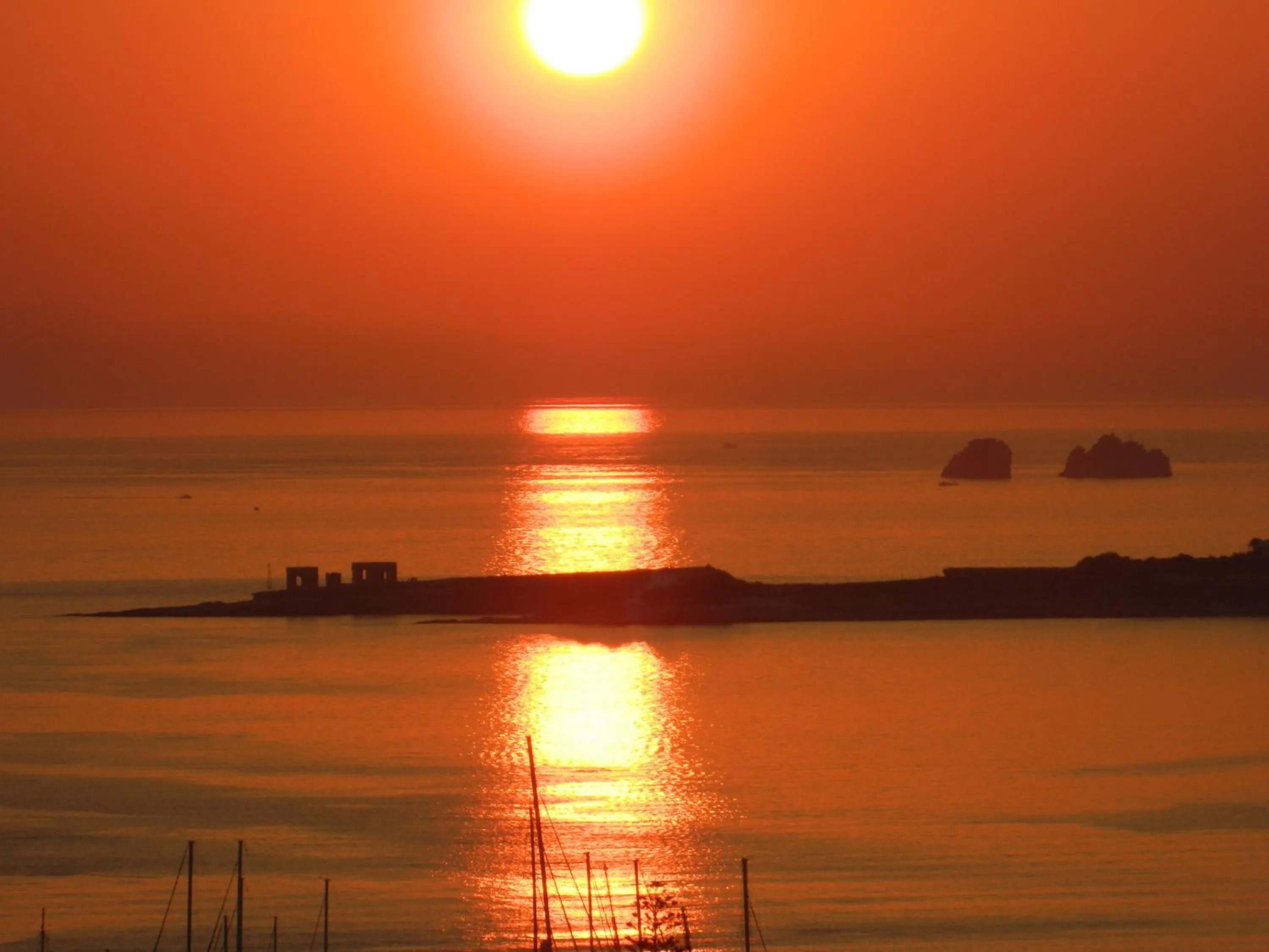 Area and facilities in Sunset View Hotel