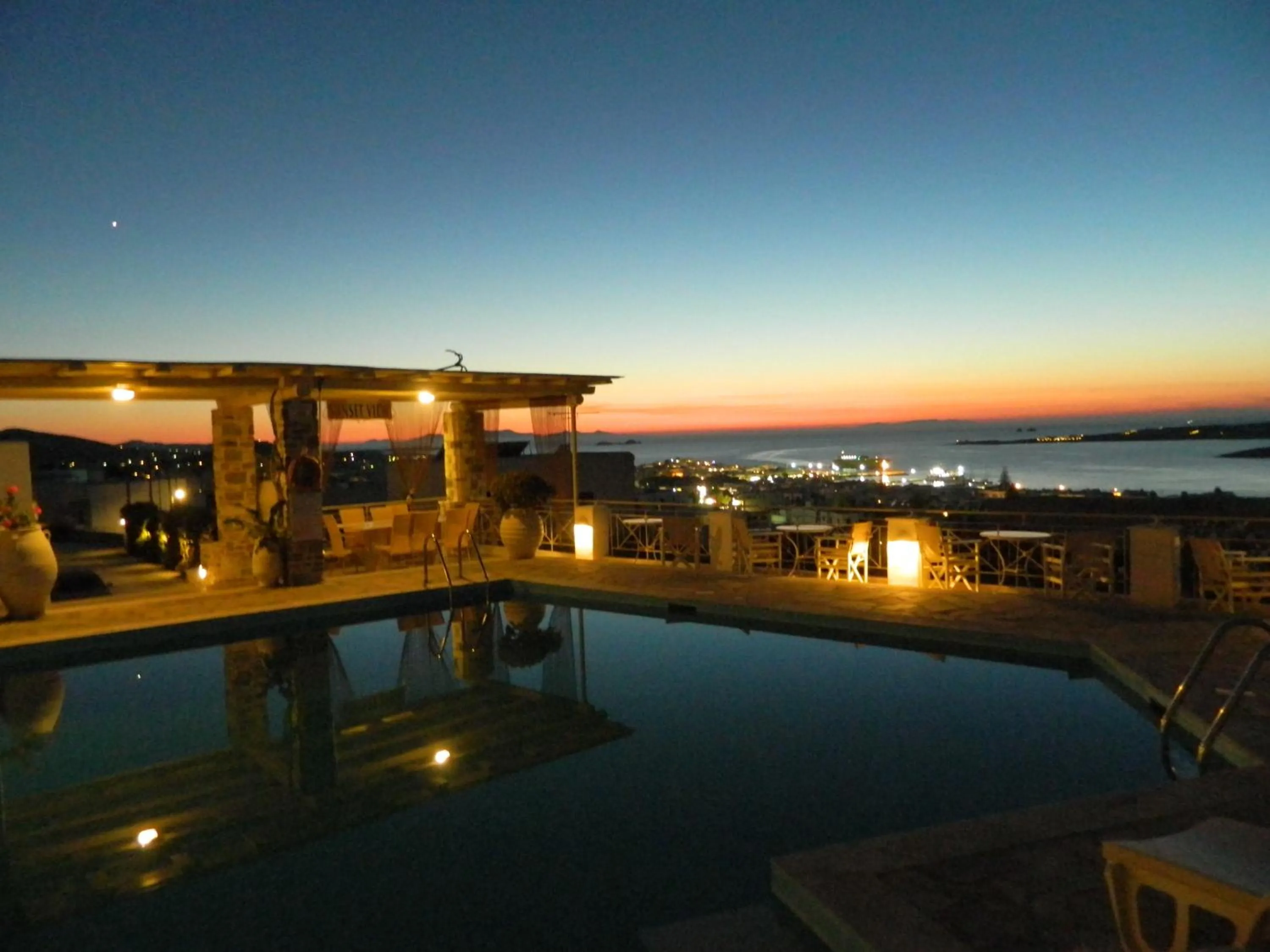 Restaurant/places to eat in Sunset View Hotel