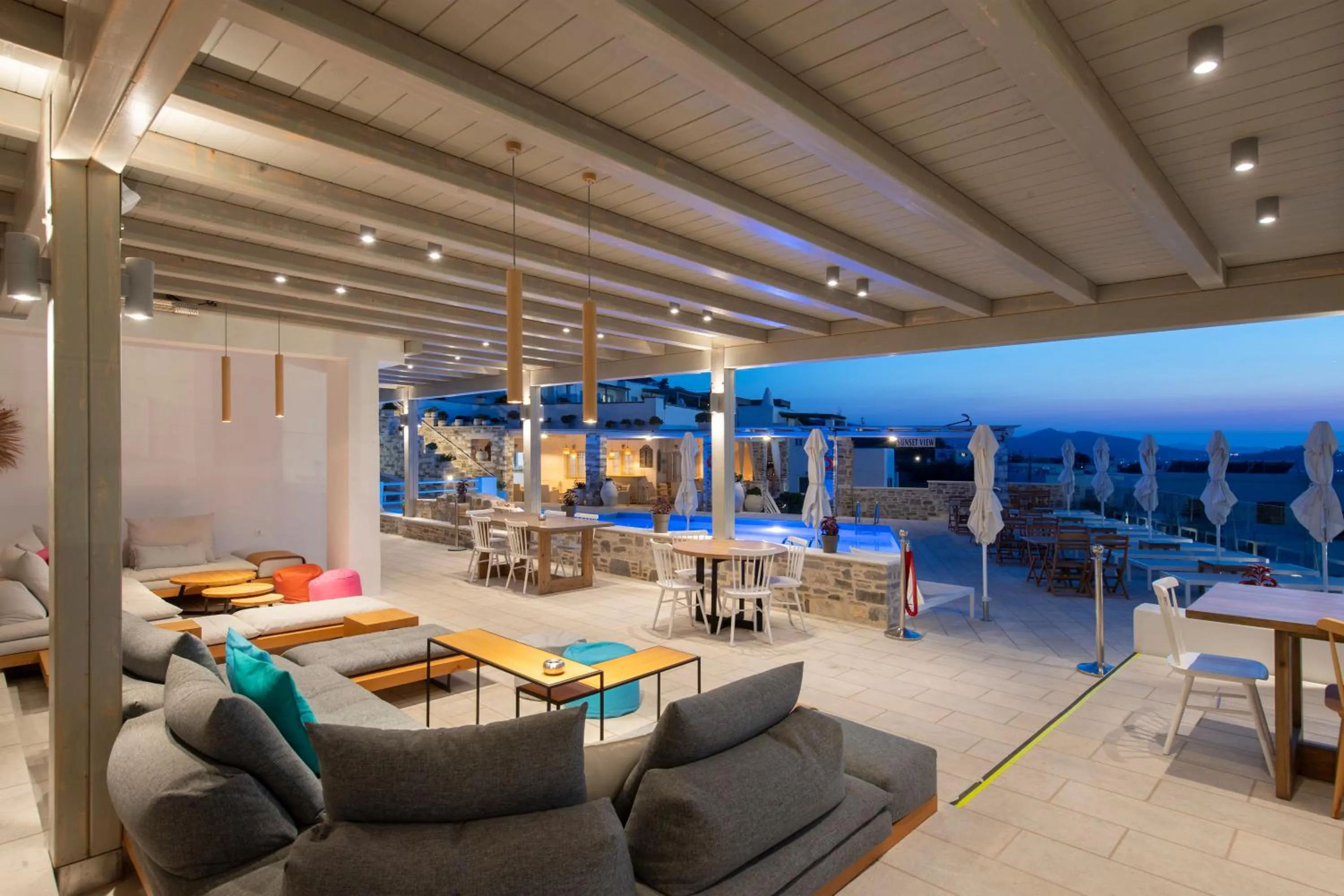 Restaurant/places to eat in Sunset View Hotel