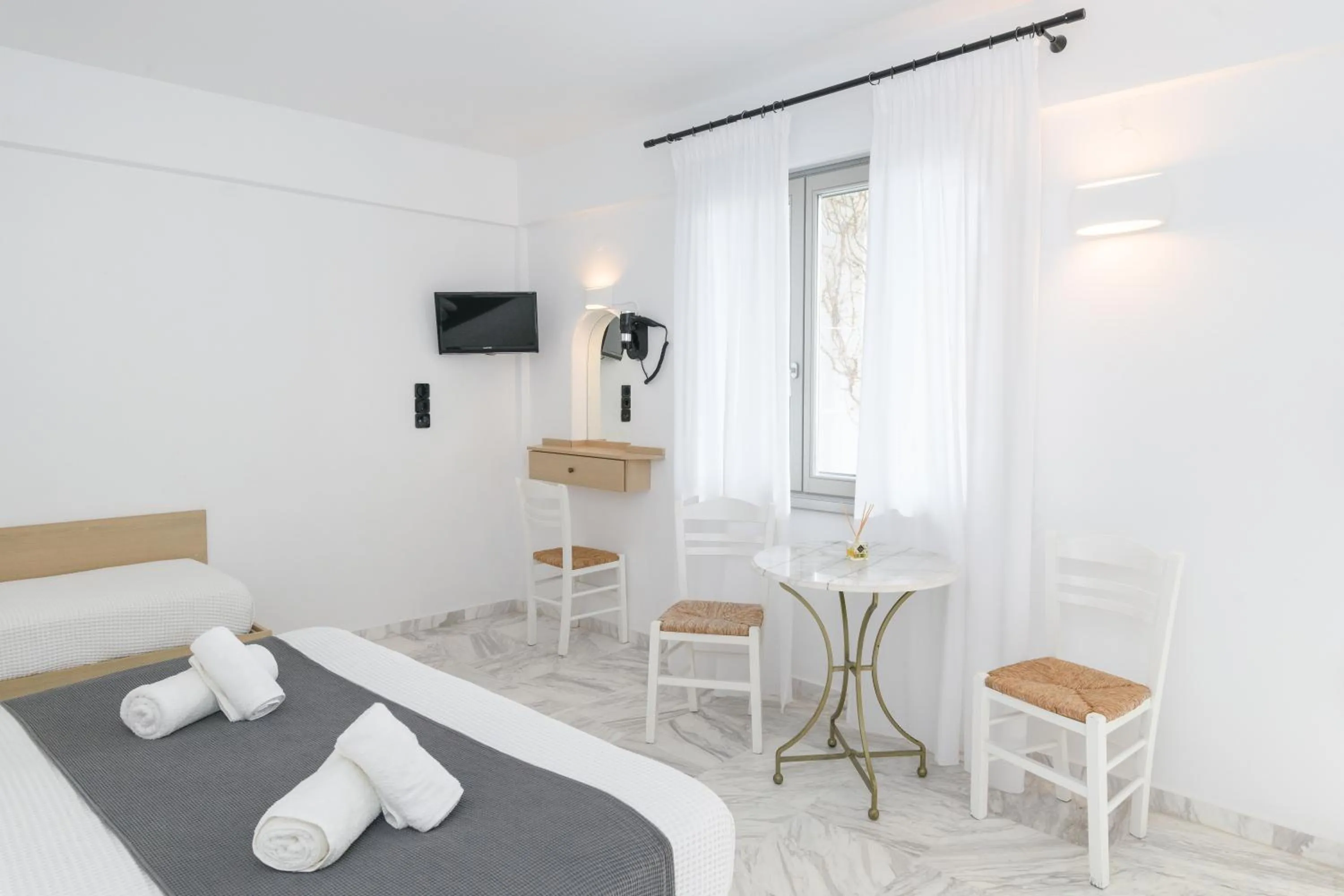 Bedroom in Sunset View Hotel