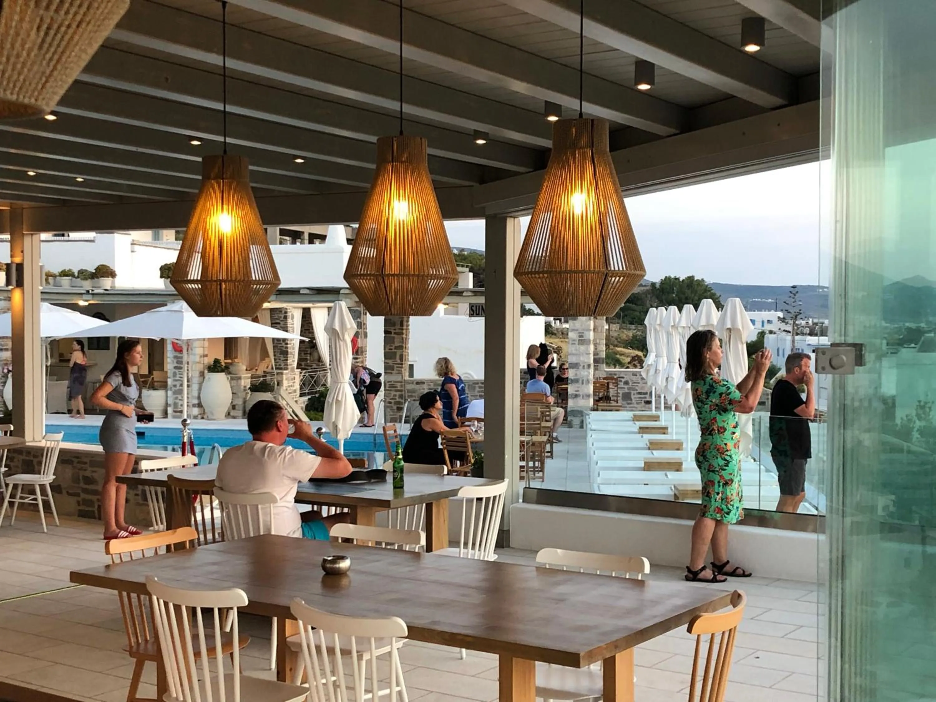 Restaurant/places to eat in Sunset View Hotel