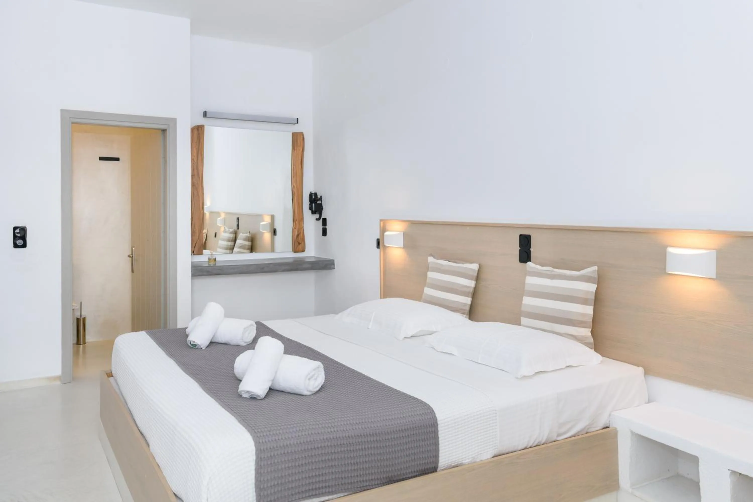 Bedroom in Sunset View Hotel