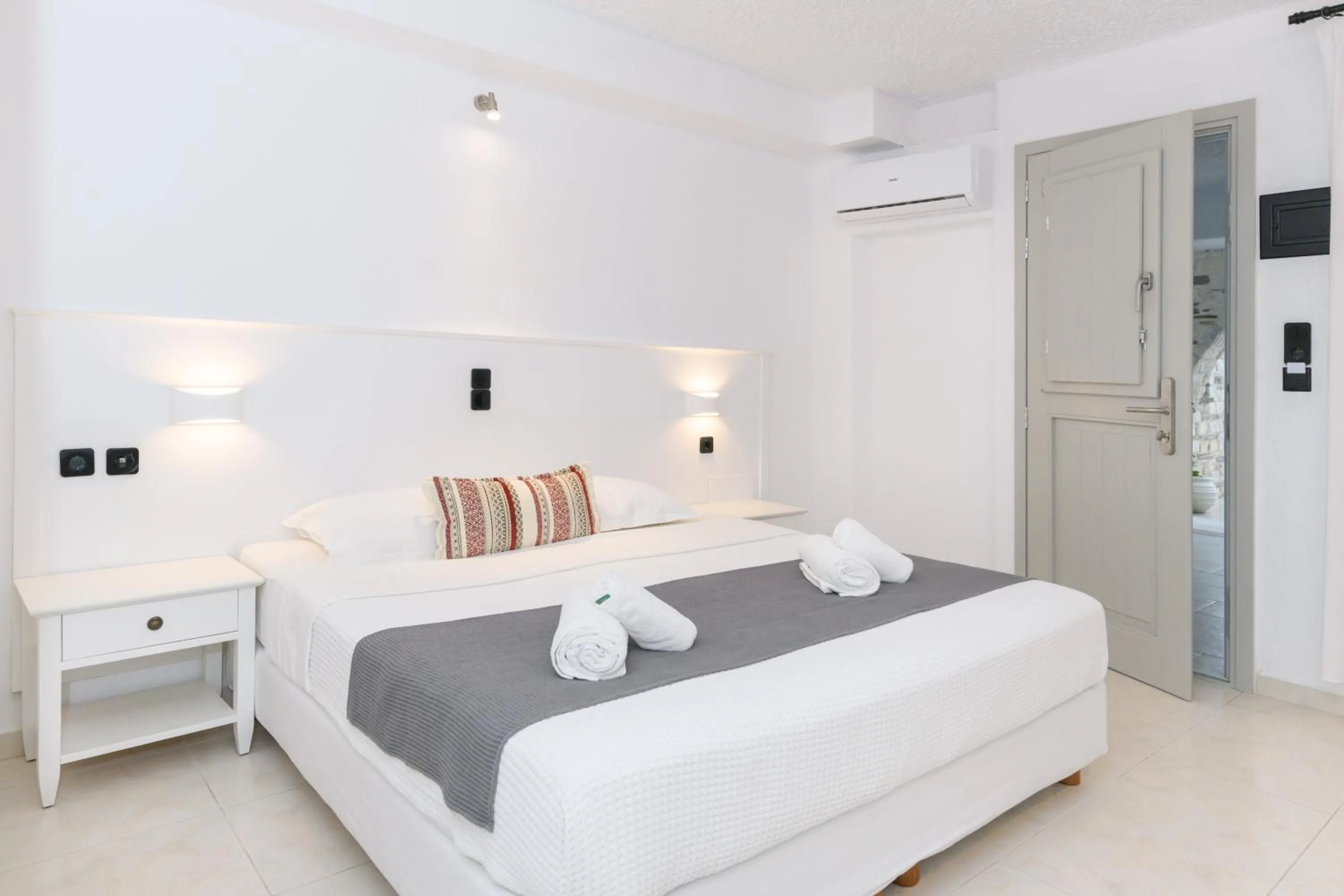 Bedroom in Sunset View Hotel