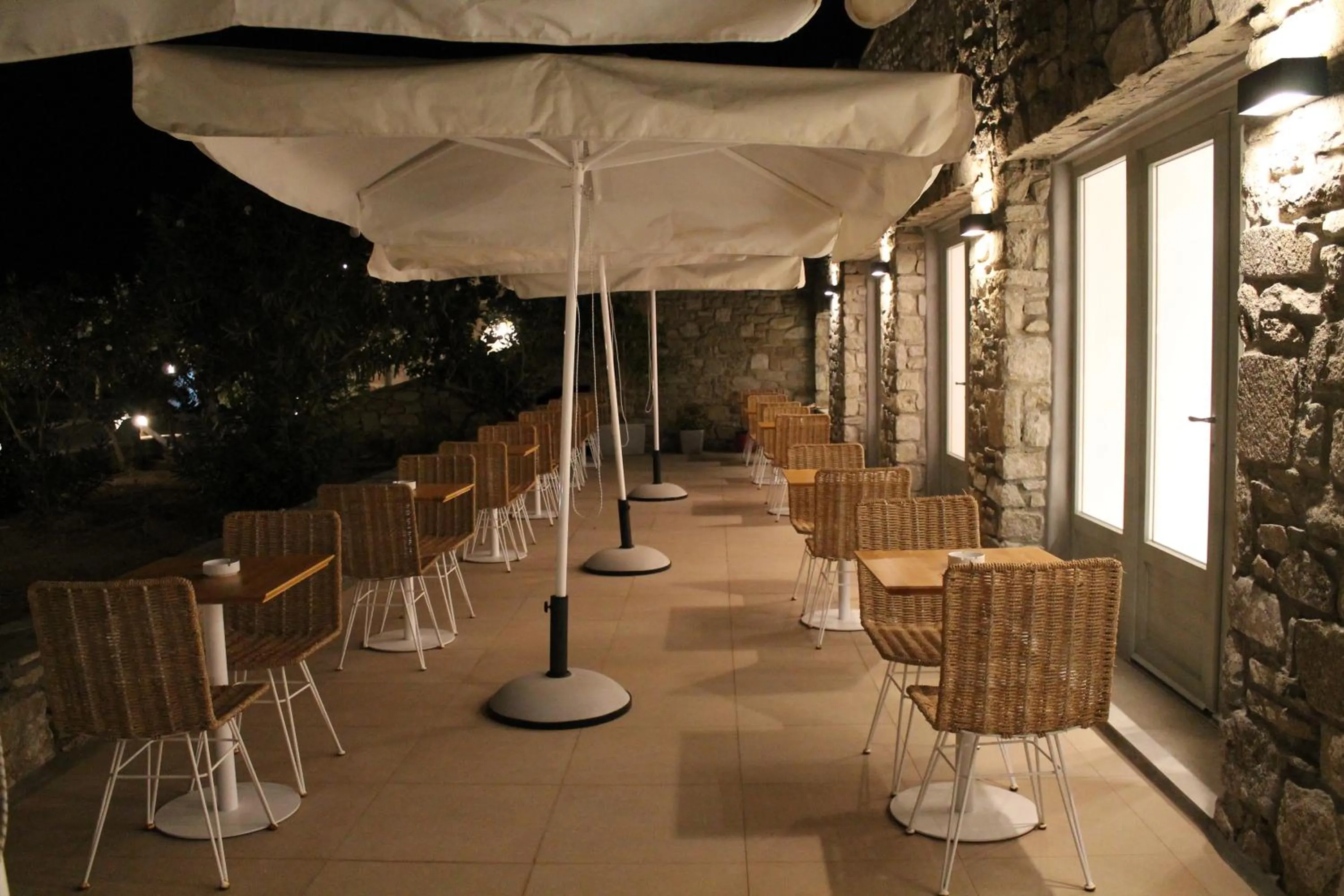 Patio in Vienoula's Garden Hotel