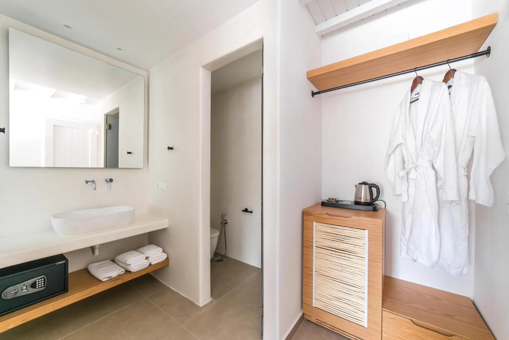 Toilet in Vienoula's Garden Hotel