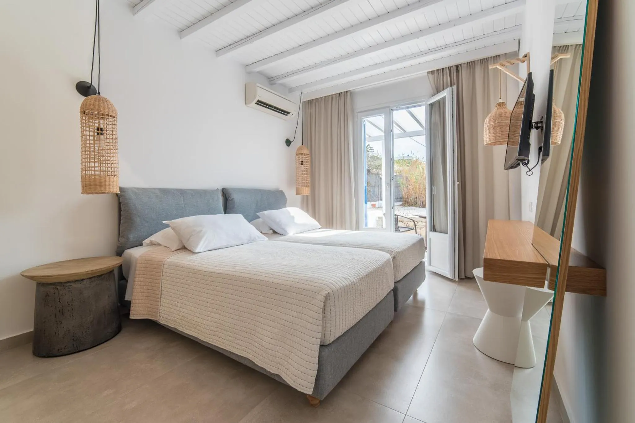 Bedroom, Bed in Vienoula's Garden Hotel