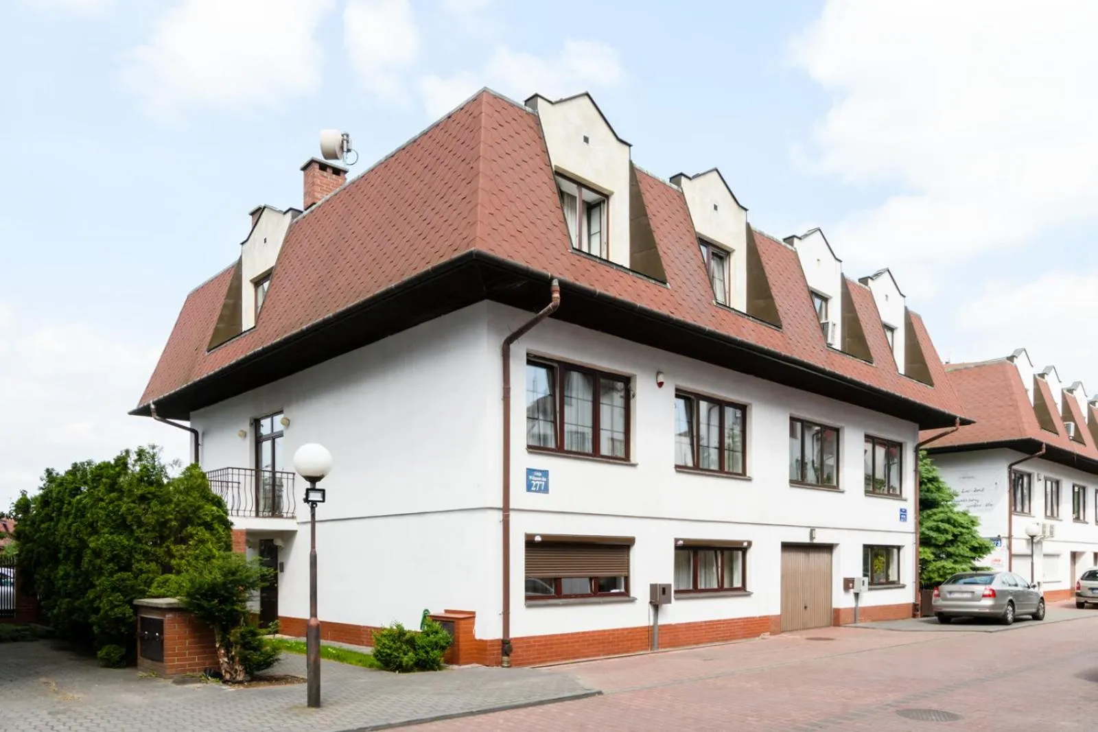 Property building in 404 Rooms Wilanowska
