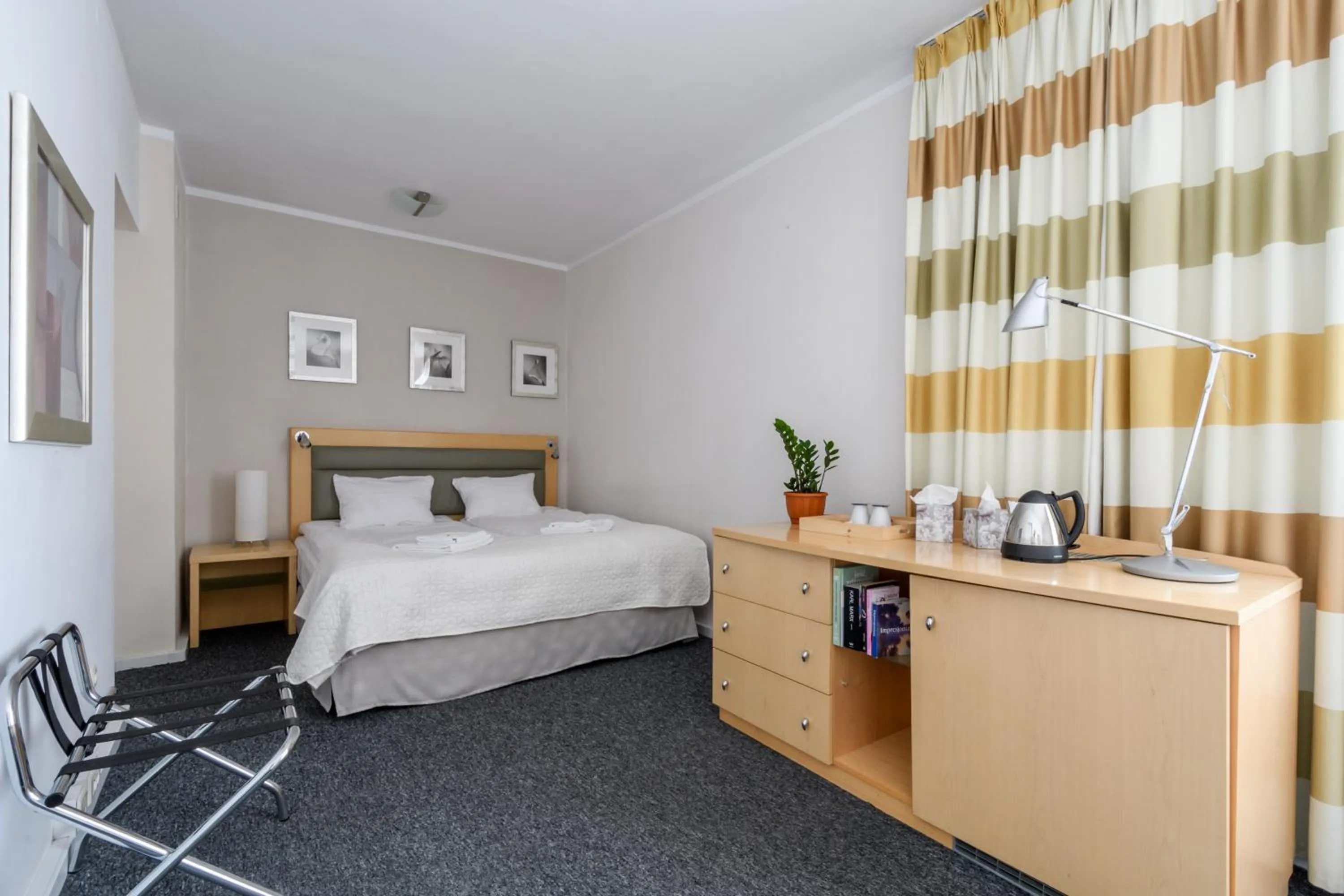 Photo of the whole room, Bed in 404 Rooms Wilanowska