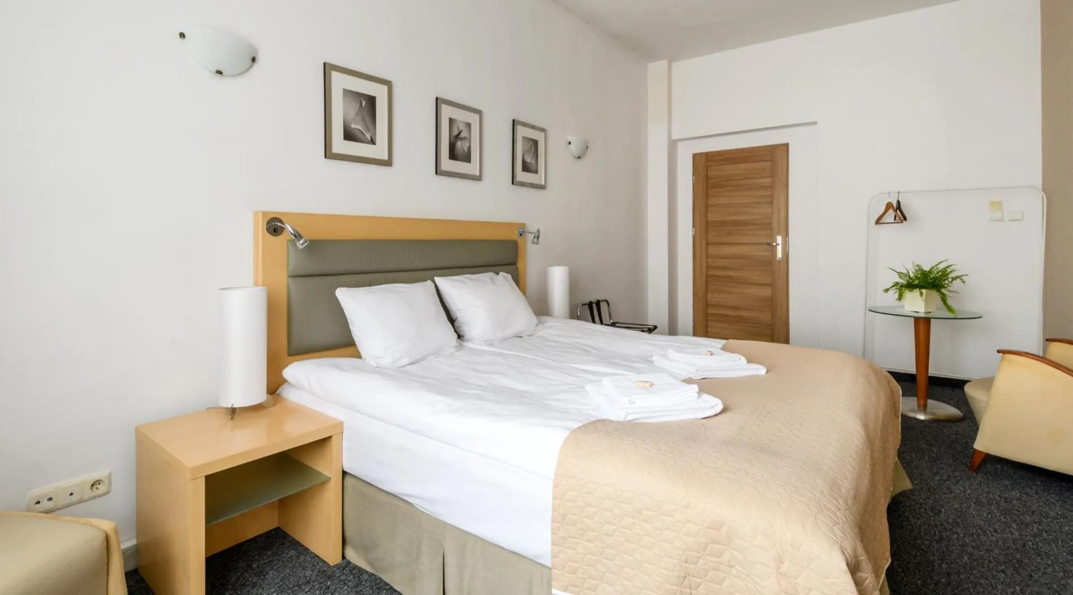 Bed in 404 Rooms Wilanowska