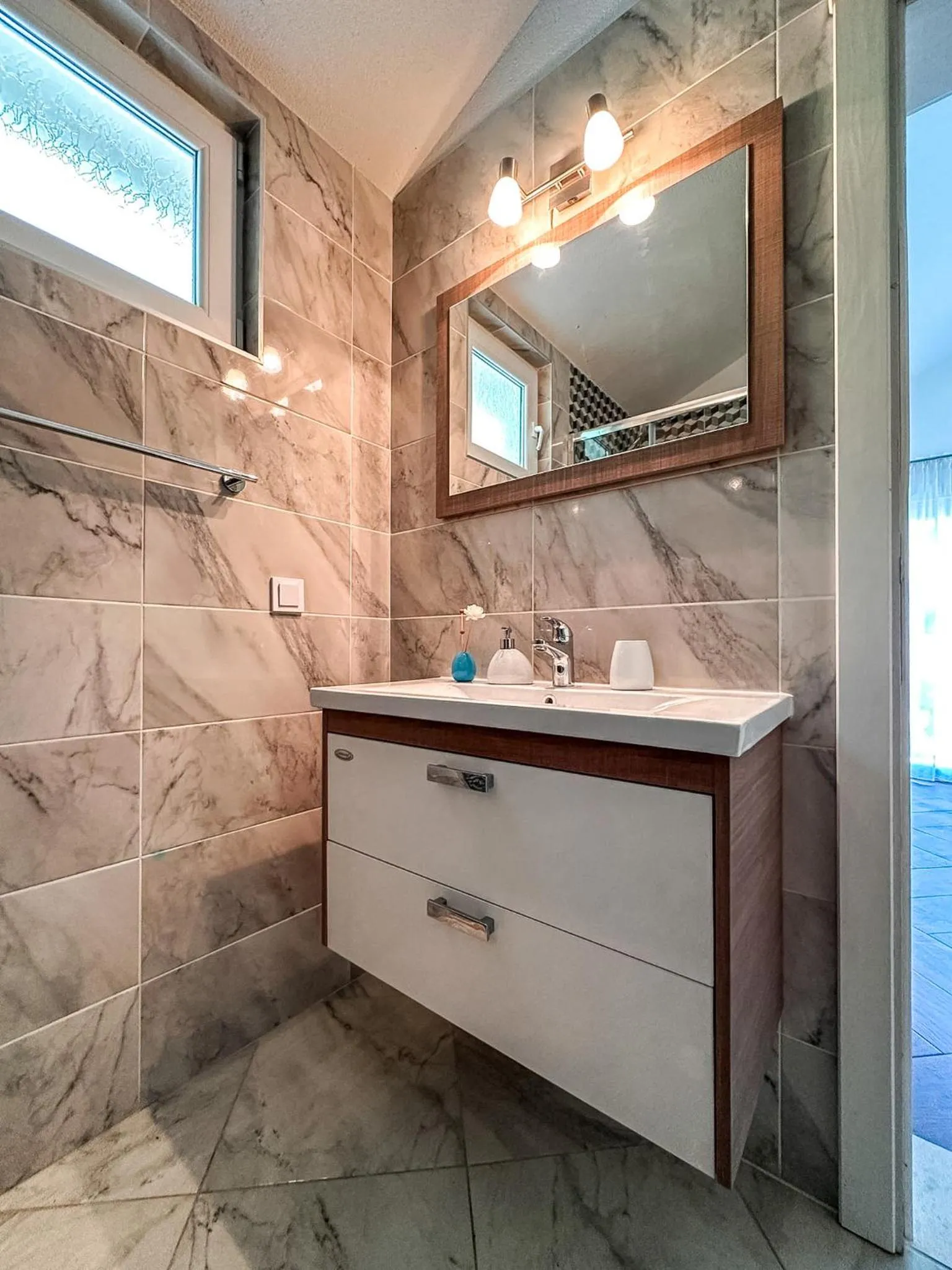 Shower in Apartments Stella del Mare