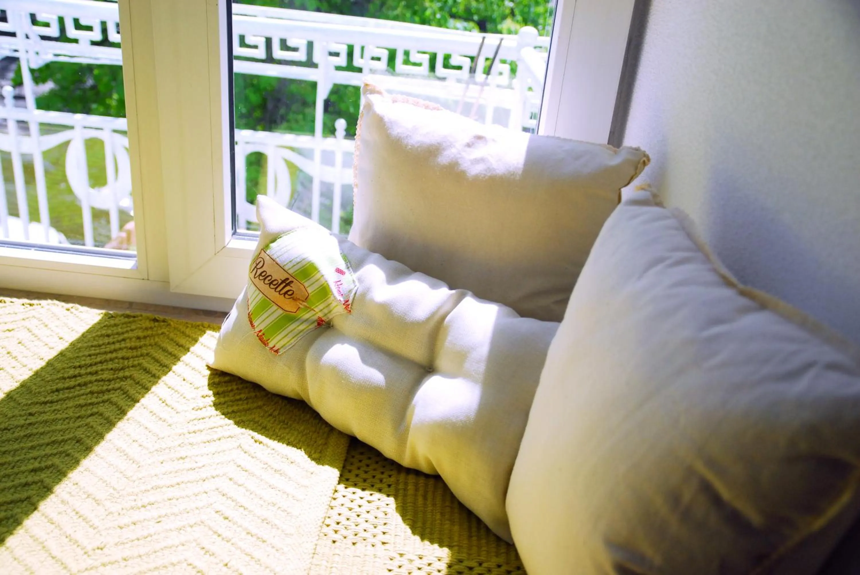 Decorative detail, Bed in Maison Blanche Kyiv city center