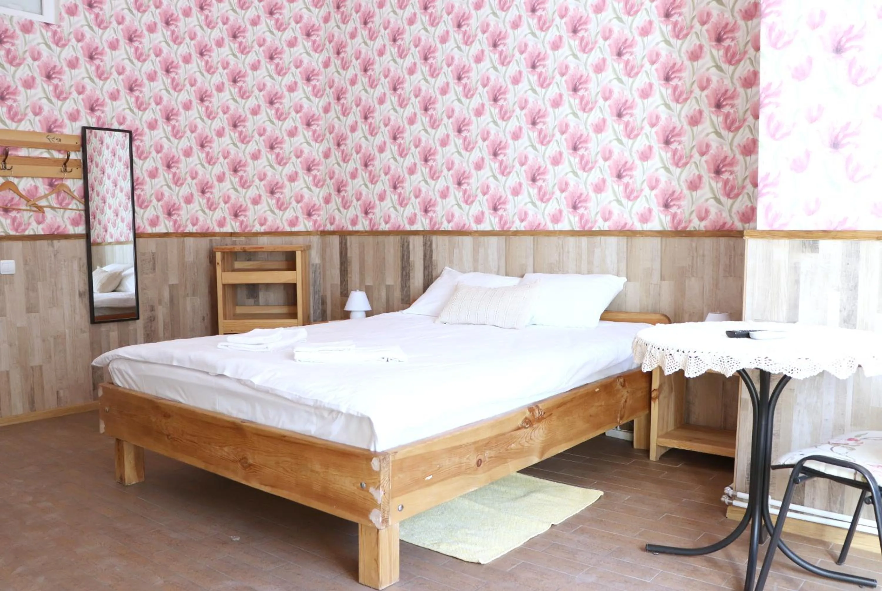 Photo of the whole room, Bed in Maison Blanche Kyiv city center