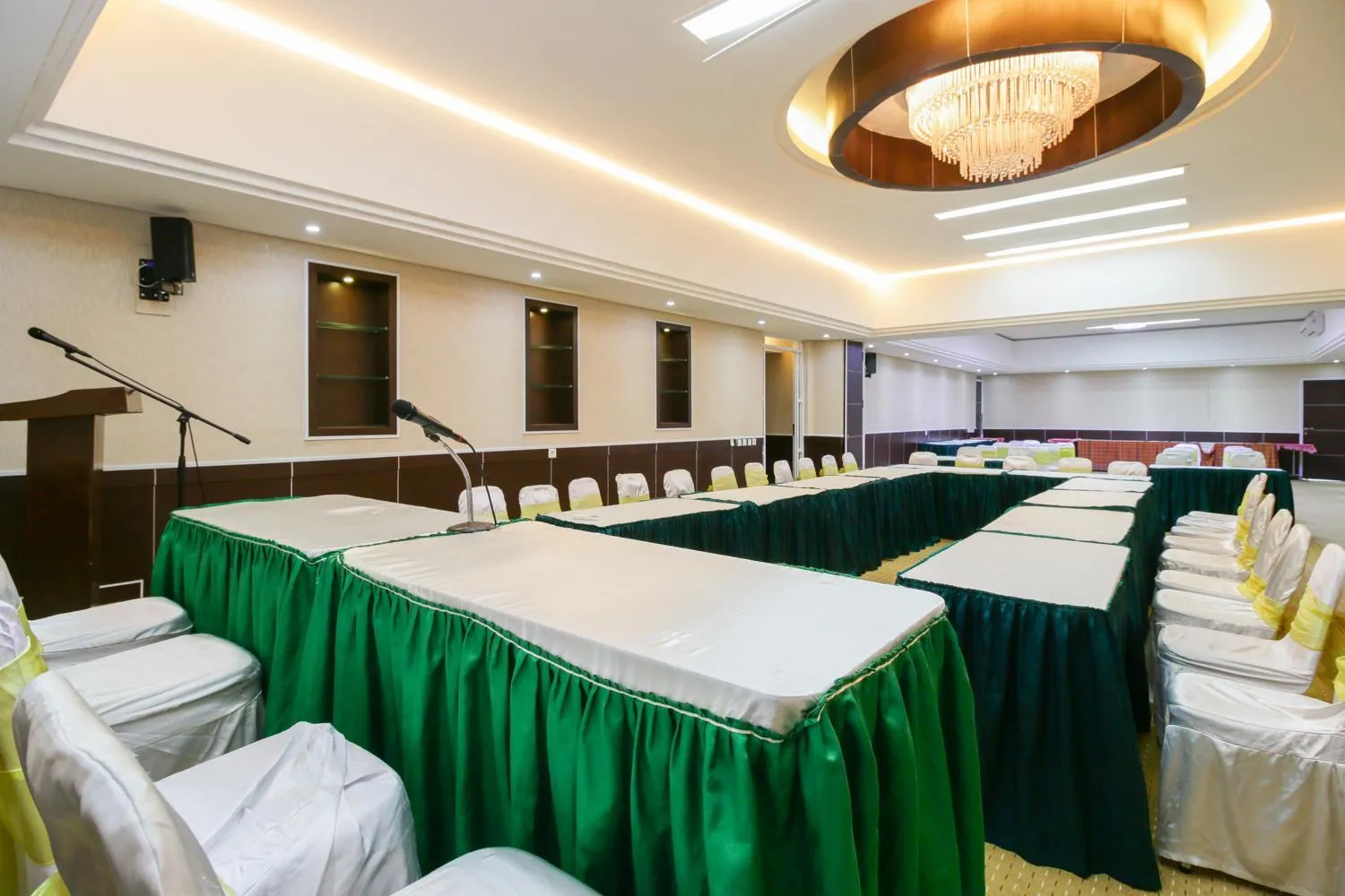 Meeting/conference room in Mariani International Hotel