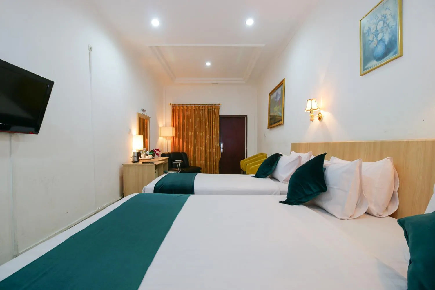 Bedroom, Bed in Mariani International Hotel