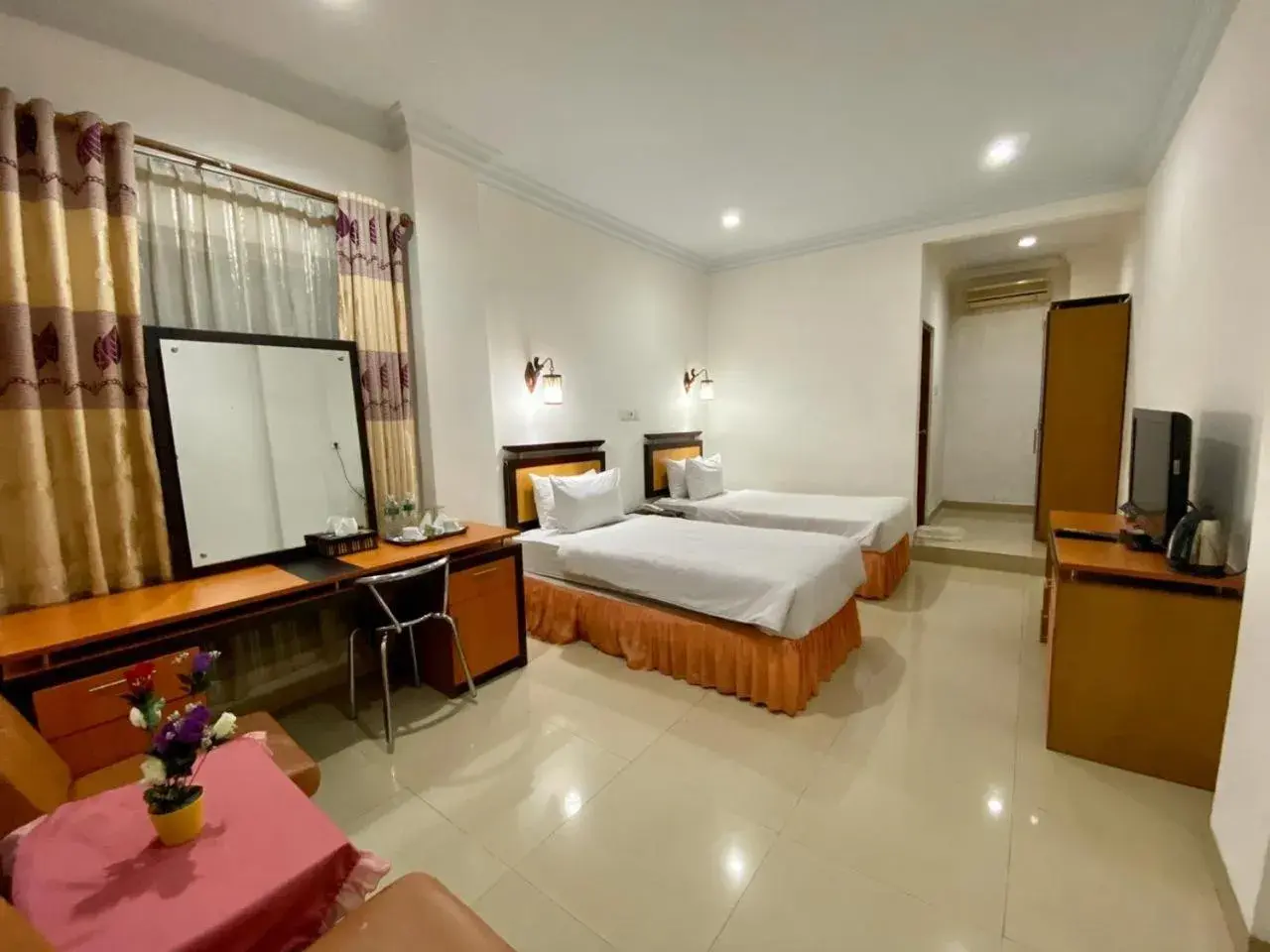 Bedroom, Bed in Mariani International Hotel Bedroom, Bed in Mariani International Hotel