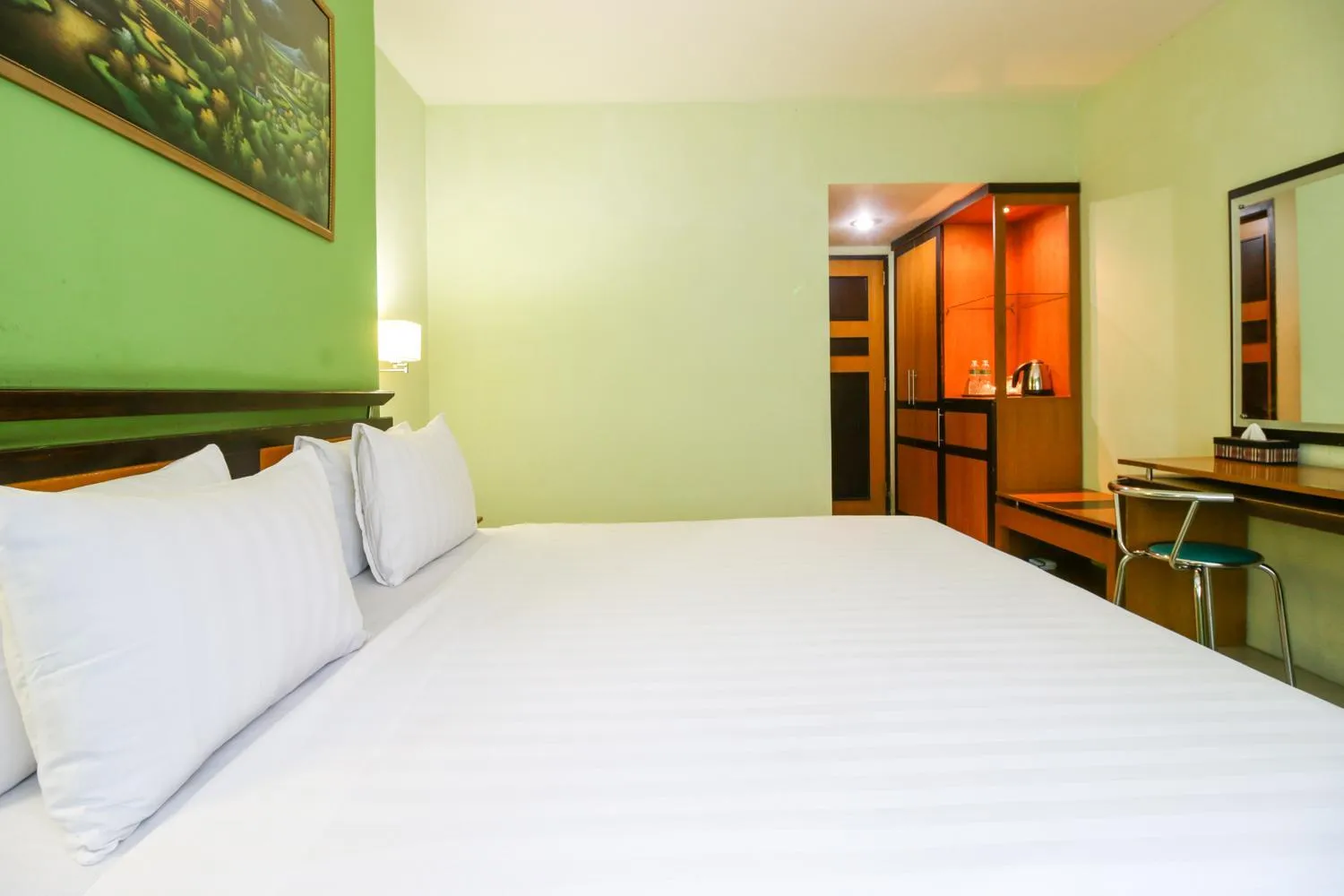 Bedroom, Bed in Mariani International Hotel