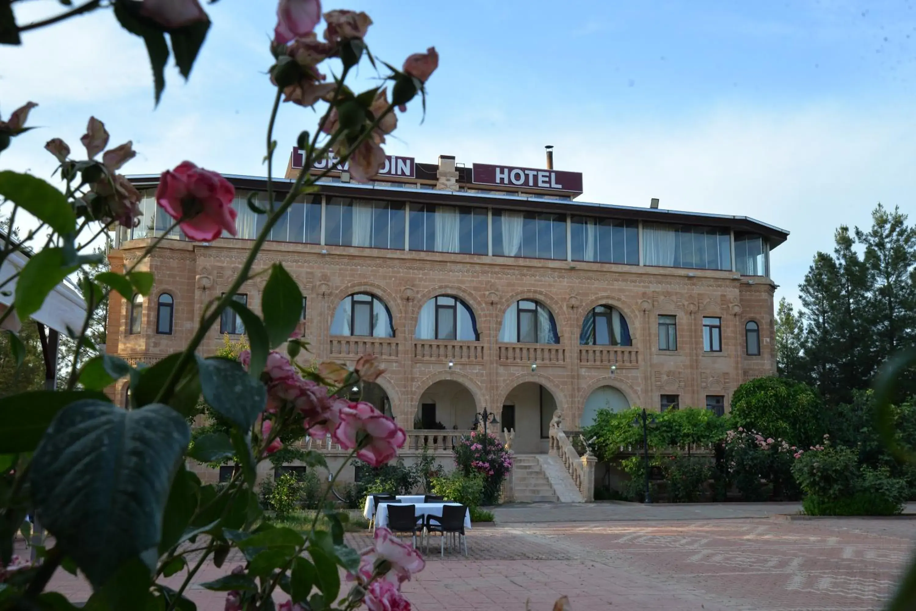 Property building in Turabdin Hotel Property building in Turabdin Hotel
