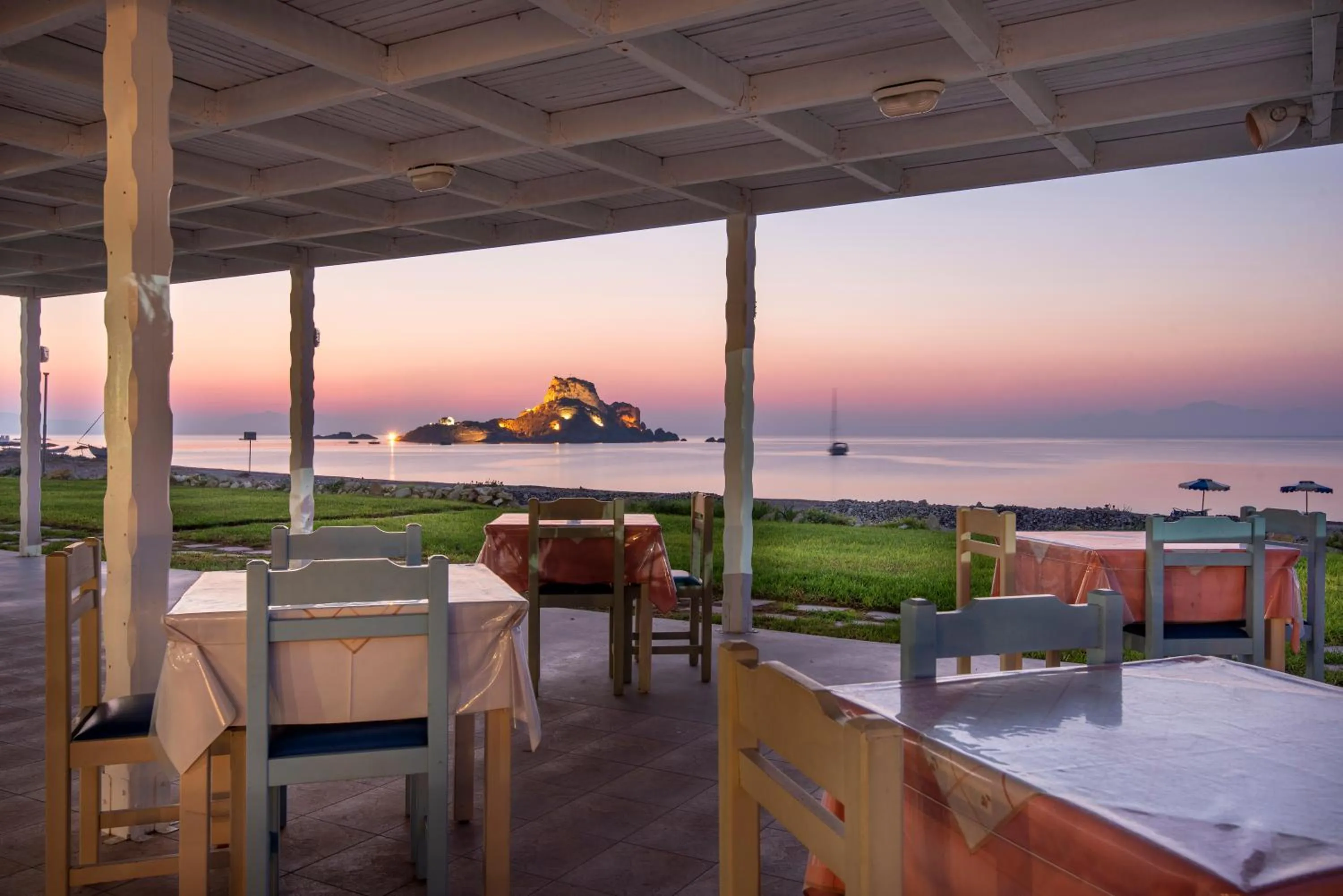 Restaurant/places to eat in Kordistos Hotel