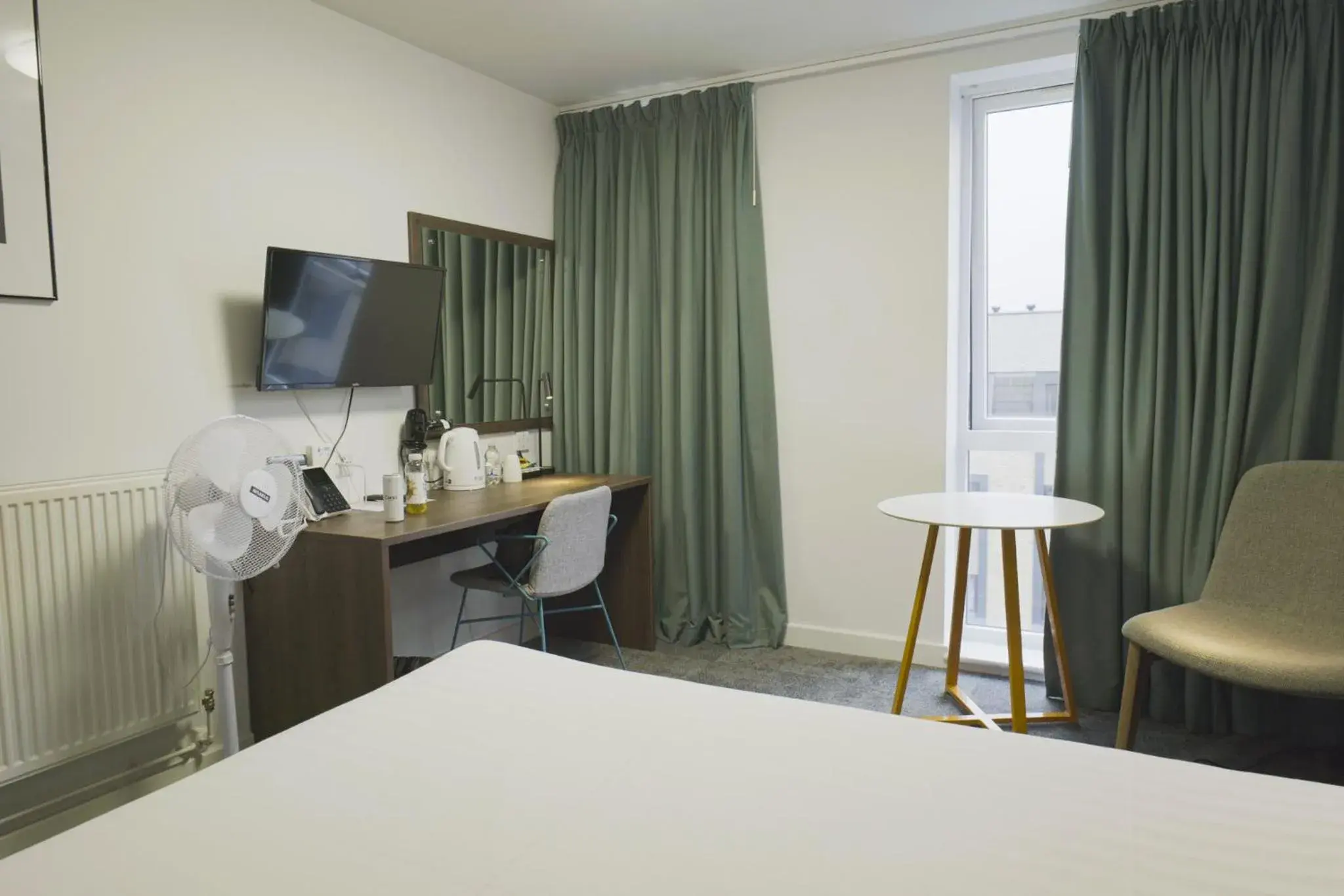 Bedroom, Bed in Sunley Hotel Bedroom, Bed in Sunley Hotel