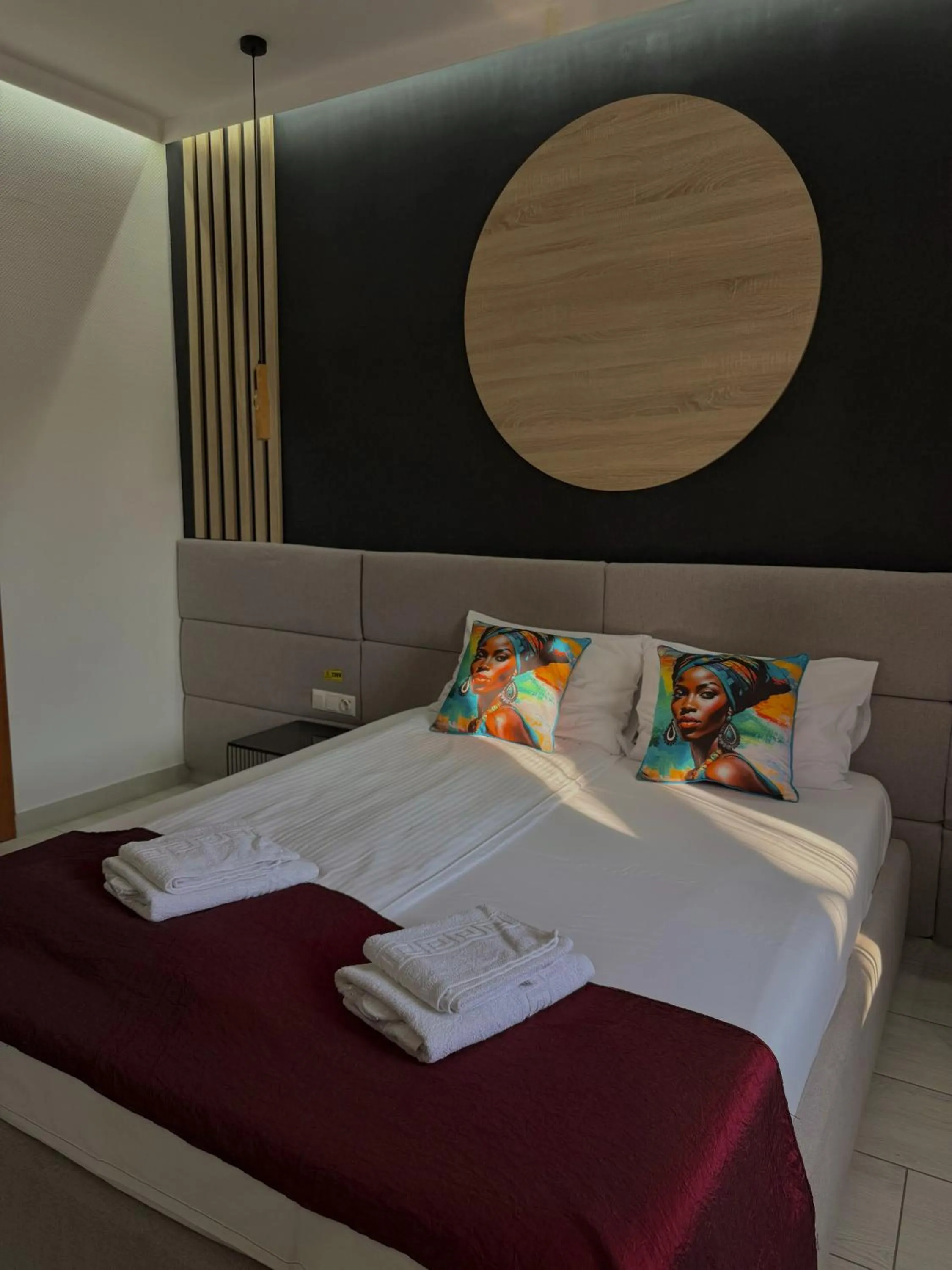 microwave, Bed in Pension Recidency