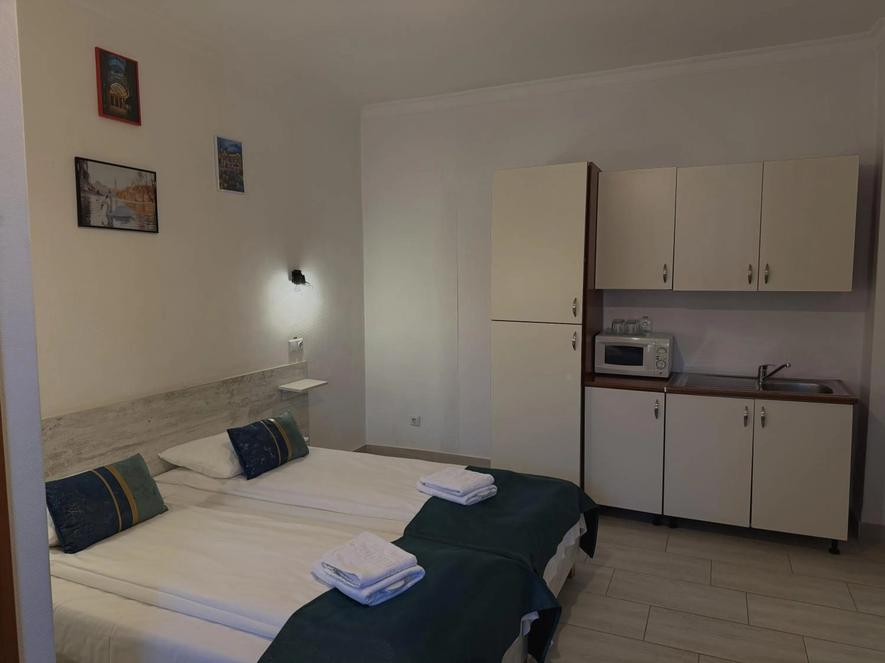 Kitchen or kitchenette, Bed in Pension Recidency