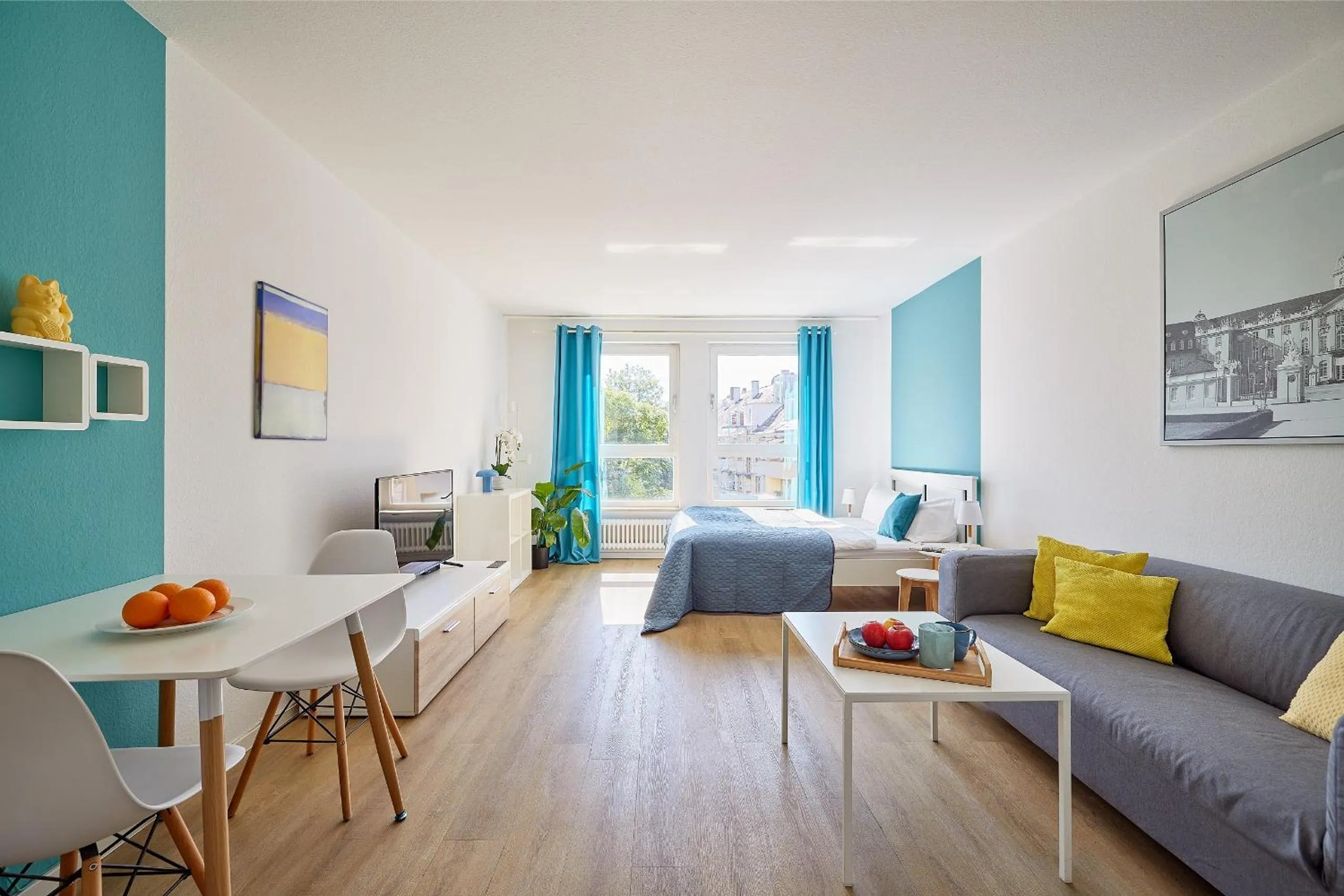 Photo of the whole room in SEEGER Living Classic East