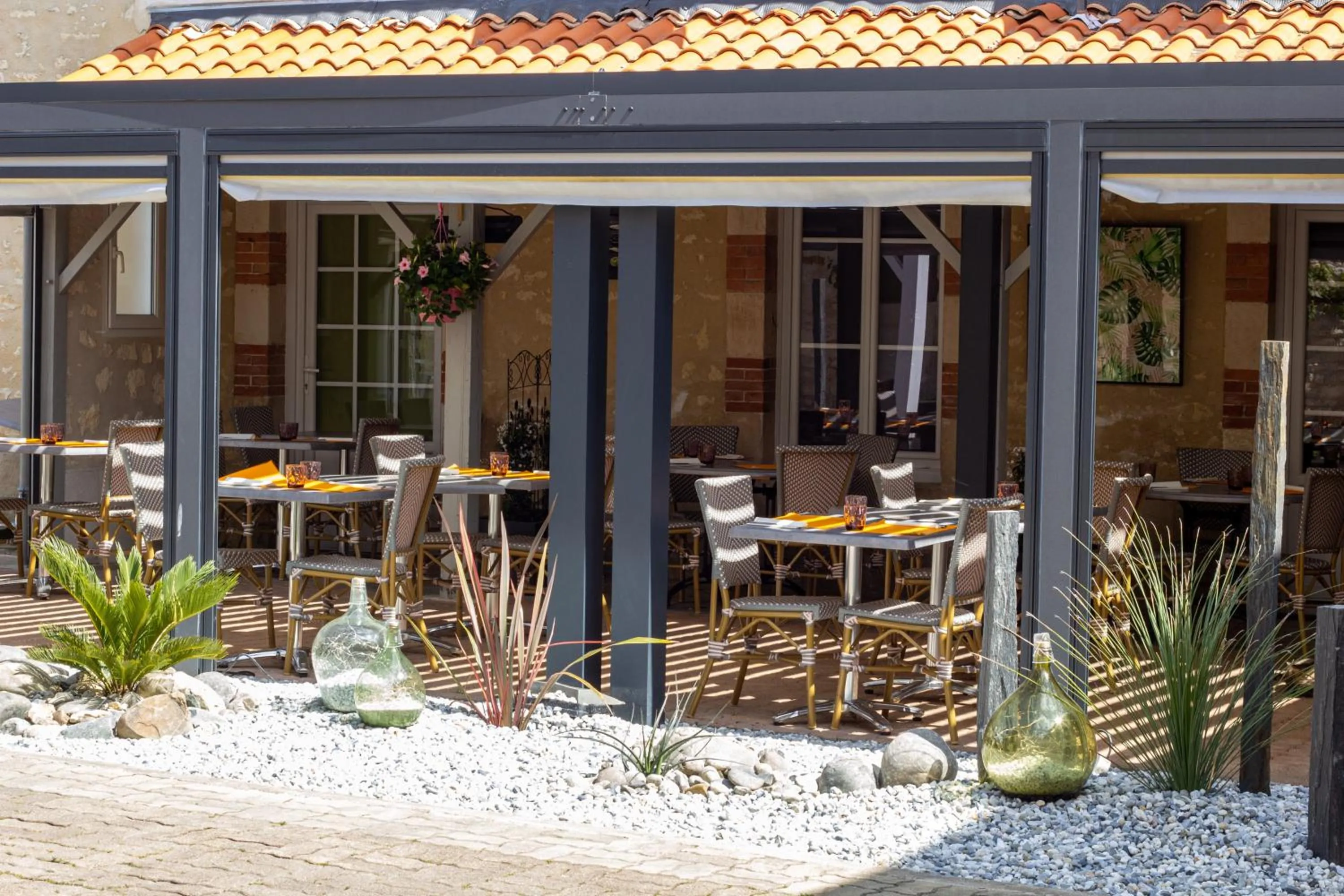 Balcony/Terrace in CIT'HOTEL Le Commerce