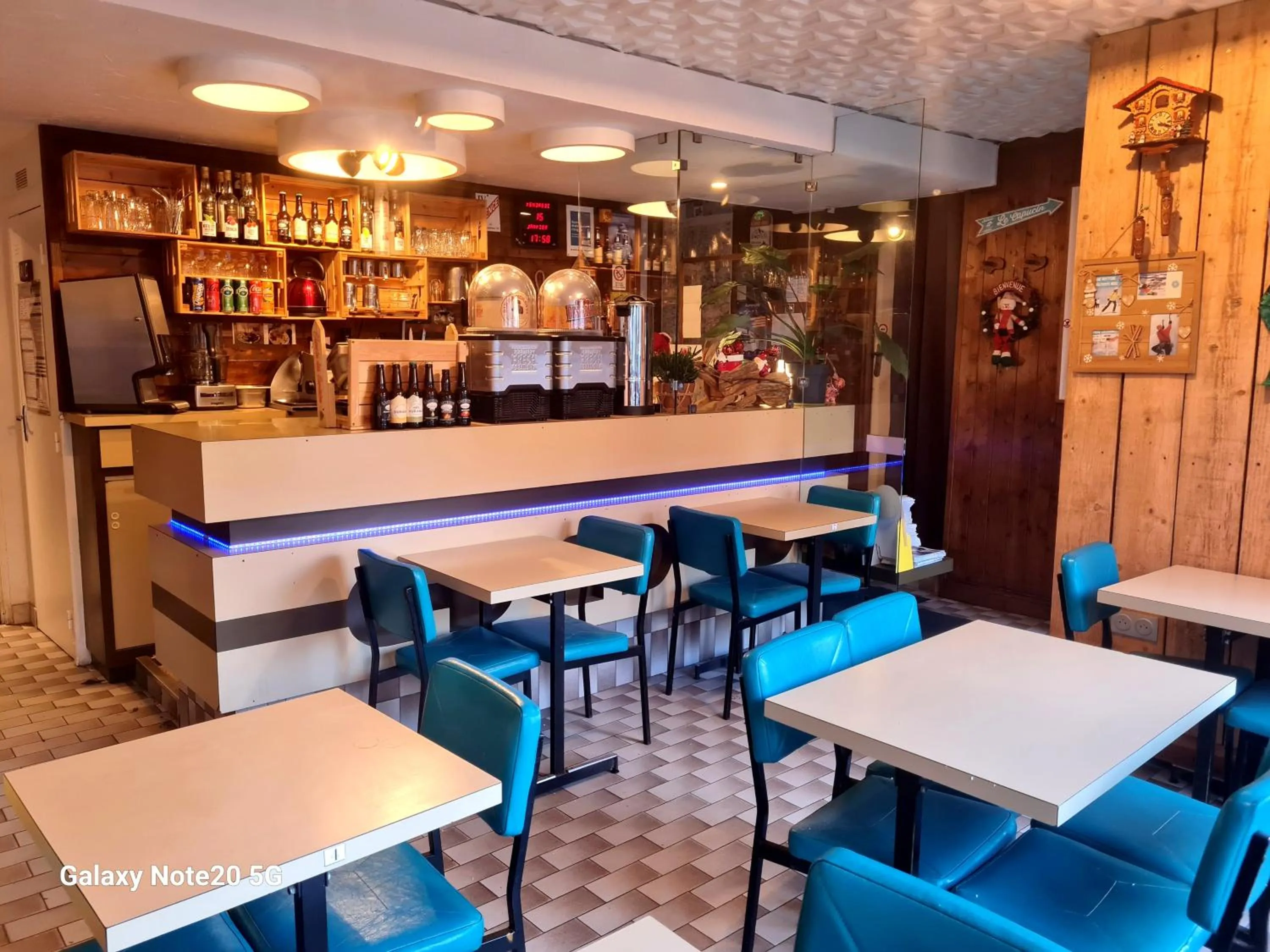 Lounge or bar in Hébergement Artense