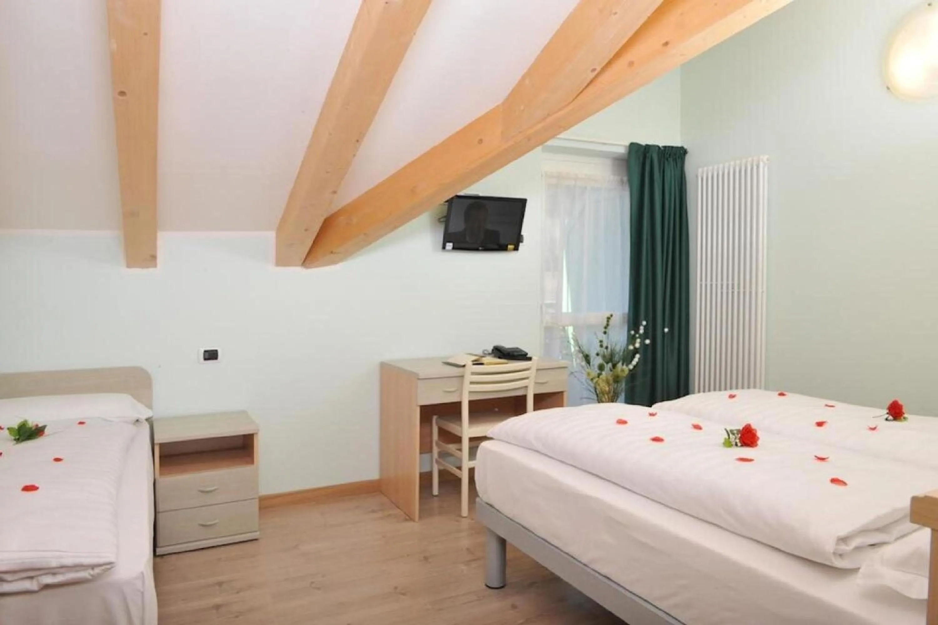 Bedroom, Bed in Hotel Garnì Maria