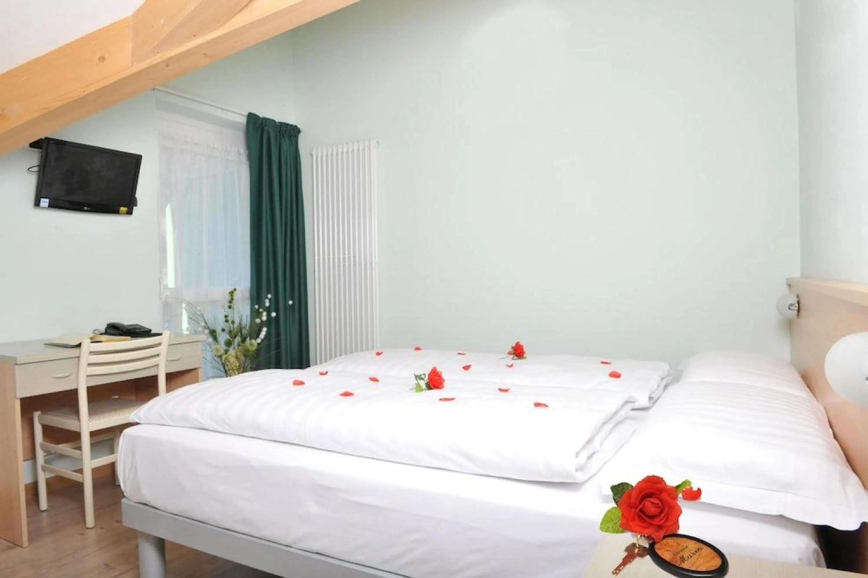 Bedroom, Bed in Hotel Garnì Maria