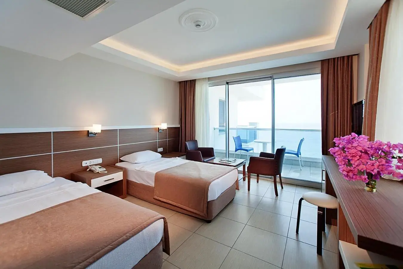 Standard Triple Room in Venessa Beach Hotel Standard Triple Room in Venessa Beach Hotel