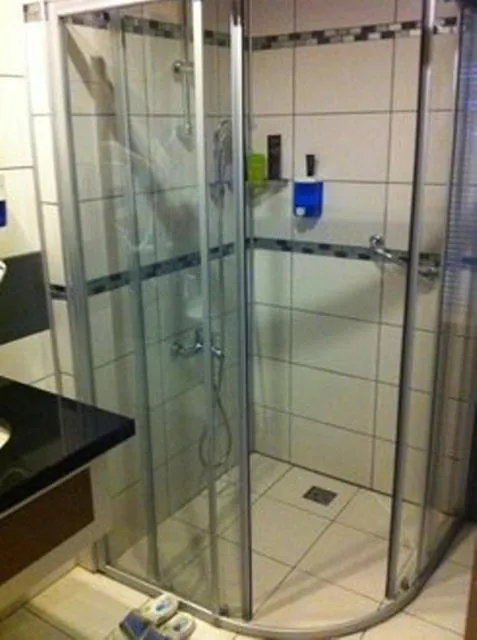 Shower in Venessa Beach Hotel