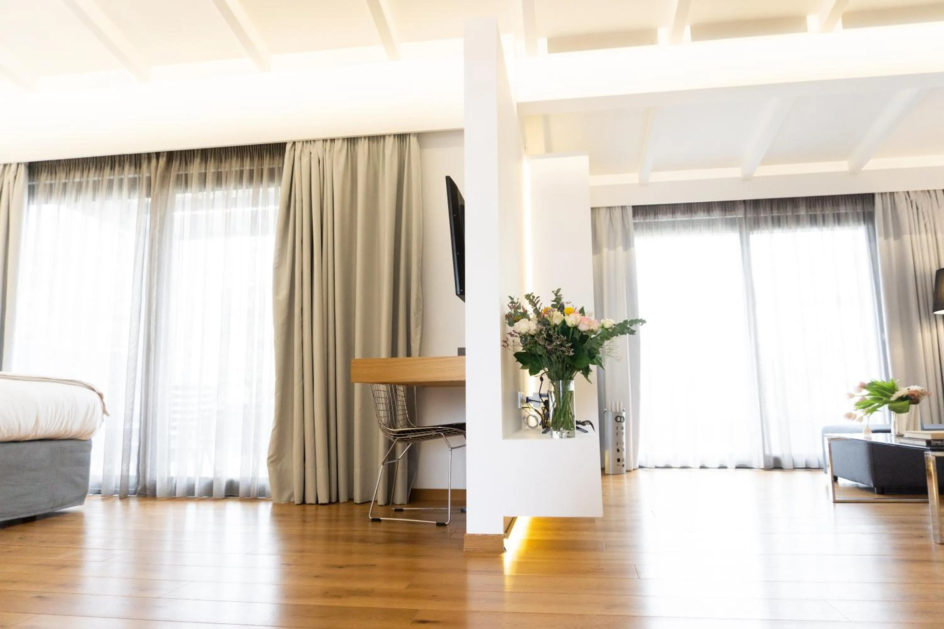 Area and facilities in City Loft Hotel