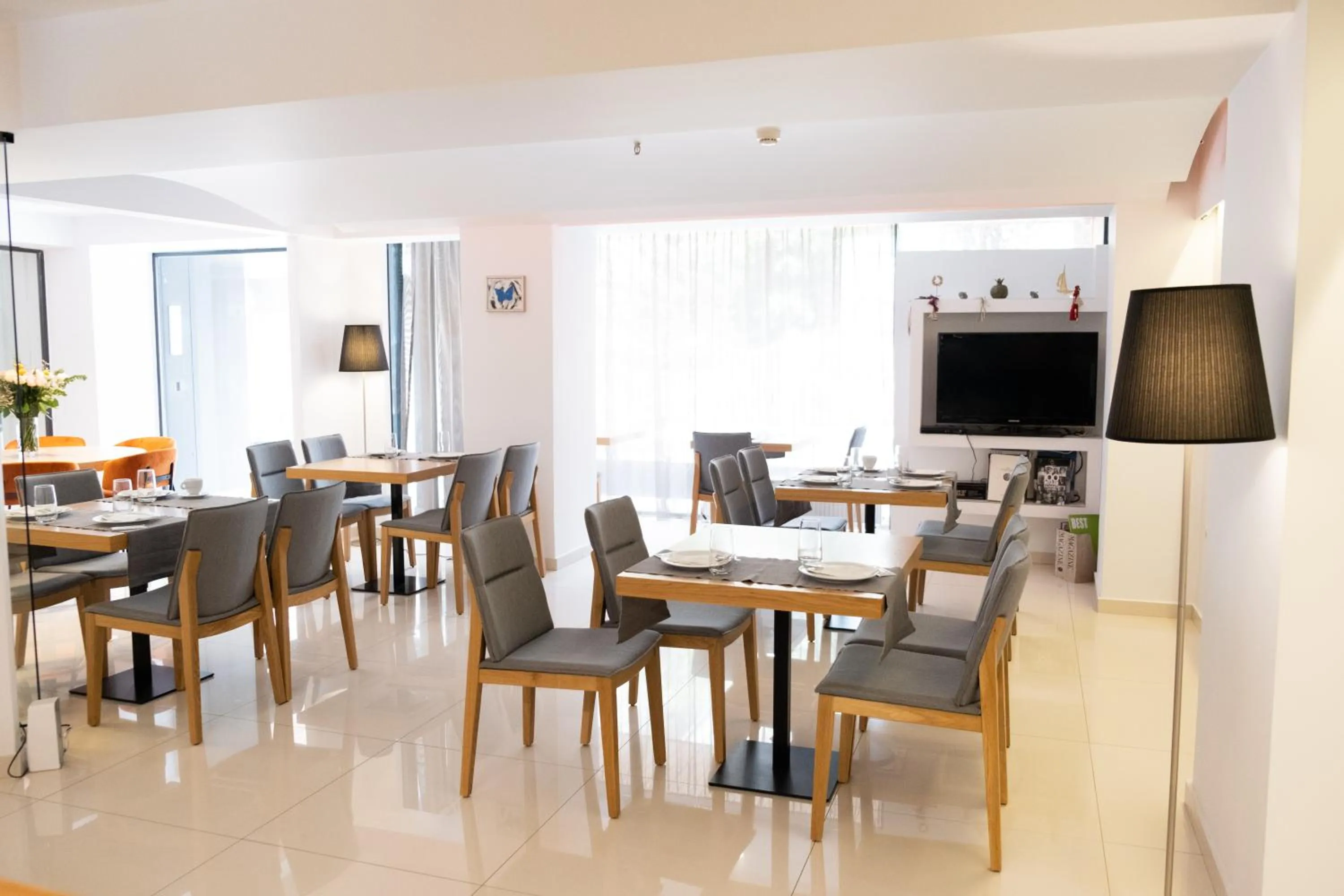 Restaurant/places to eat in City Loft Hotel